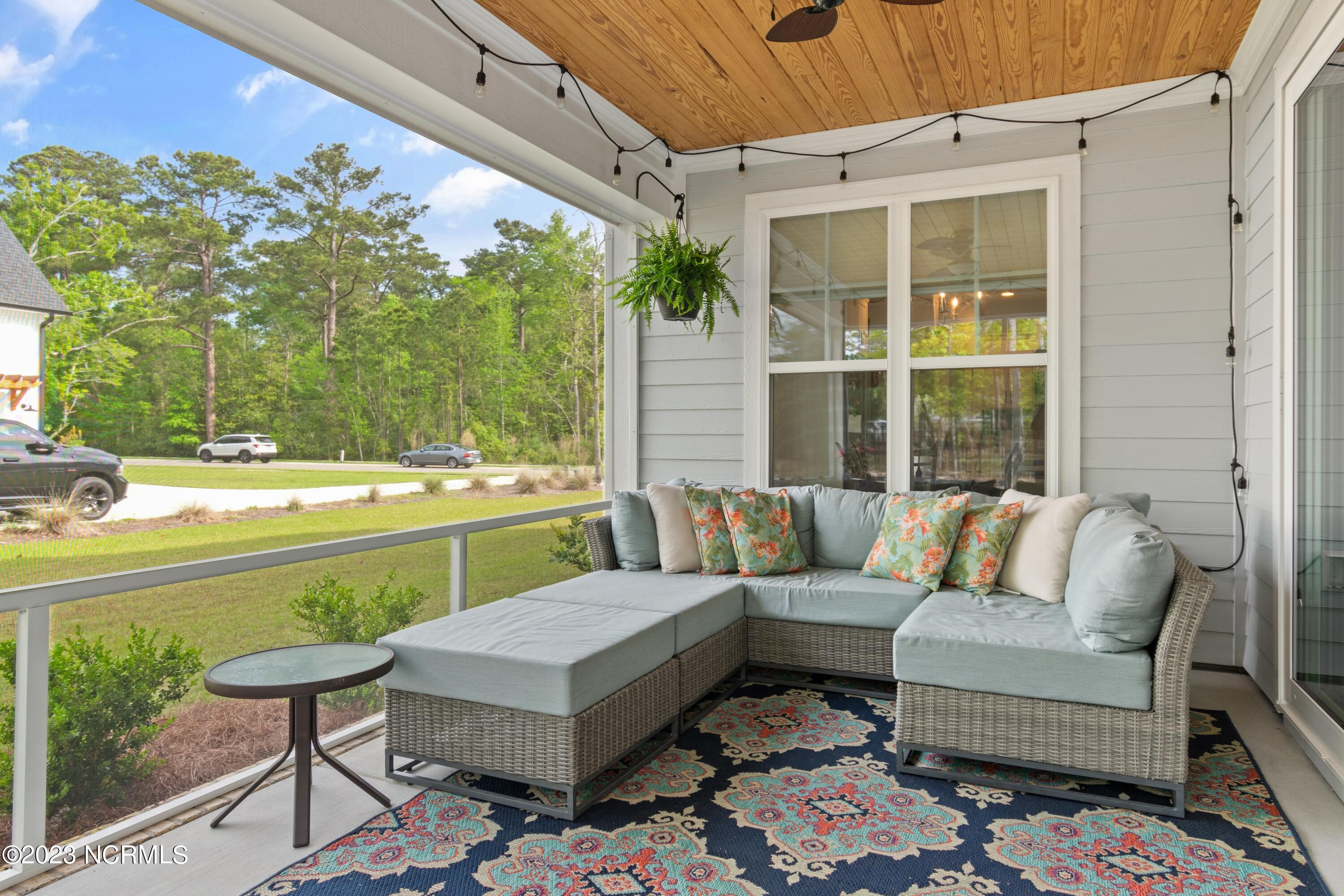 484 Crown Pointe Drive