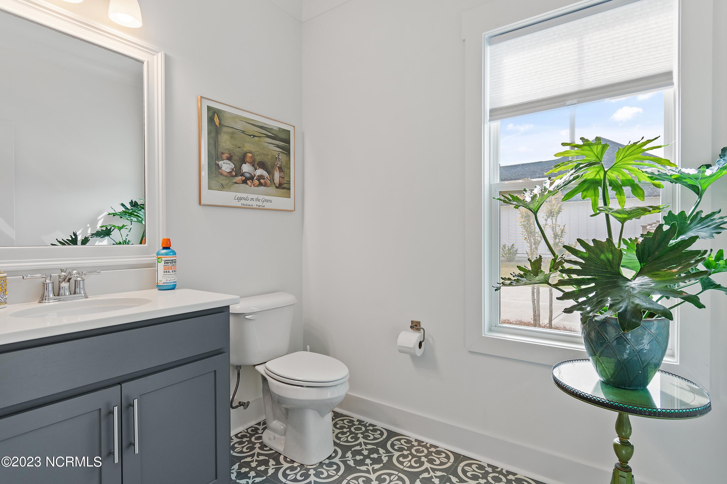 484 Crown Pointe Drive