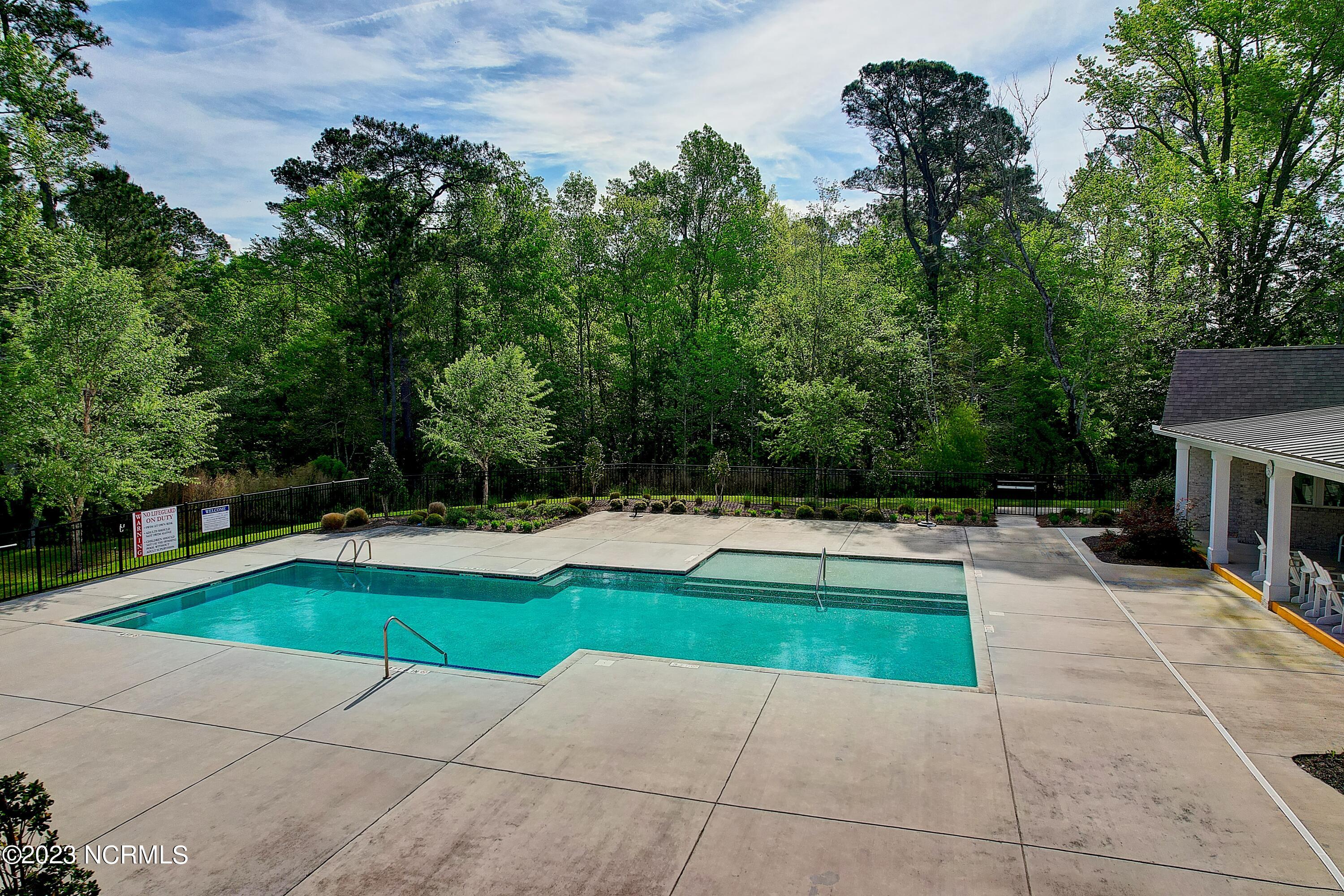 484 Crown Pointe Drive