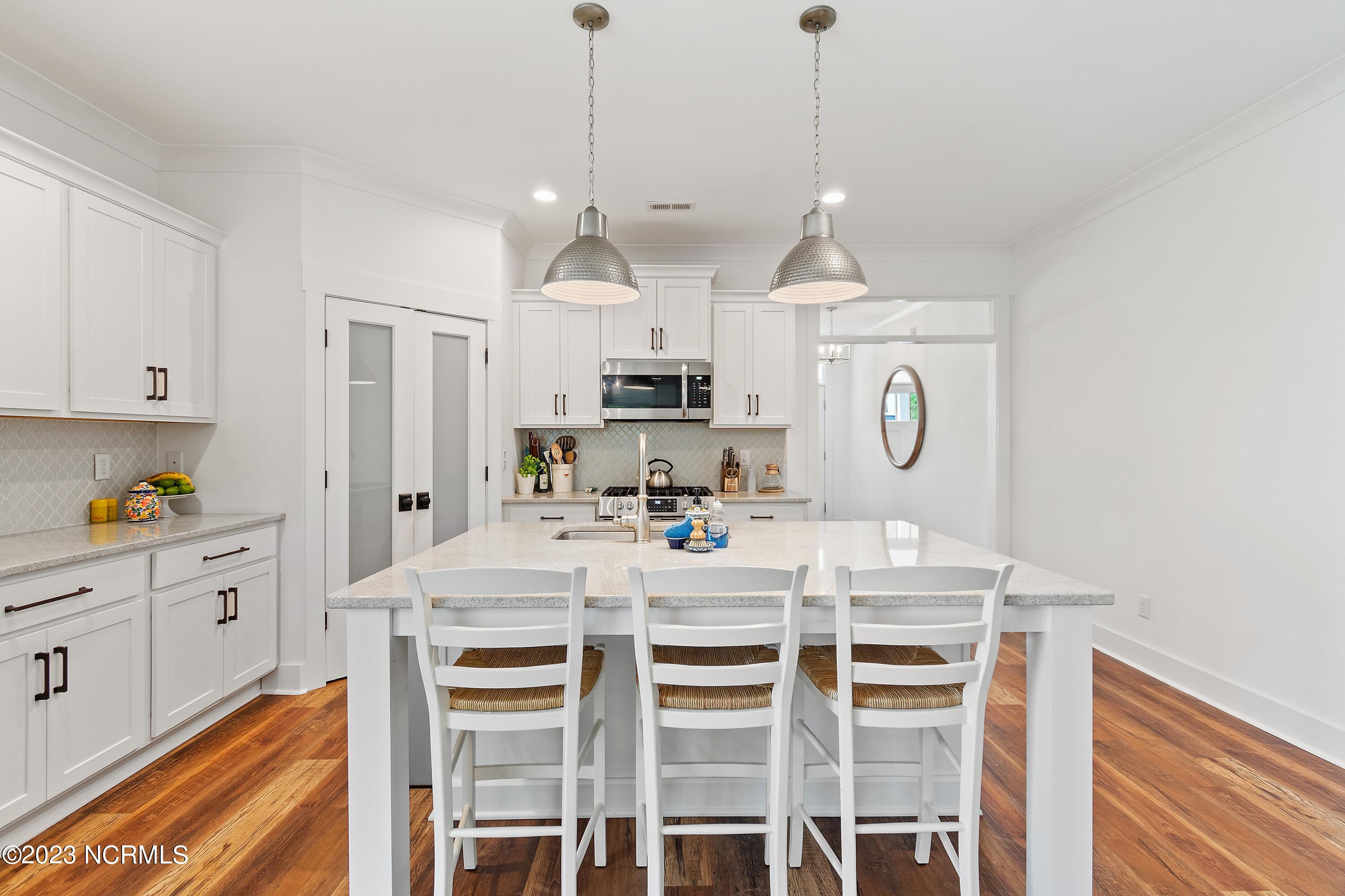 484 Crown Pointe Drive