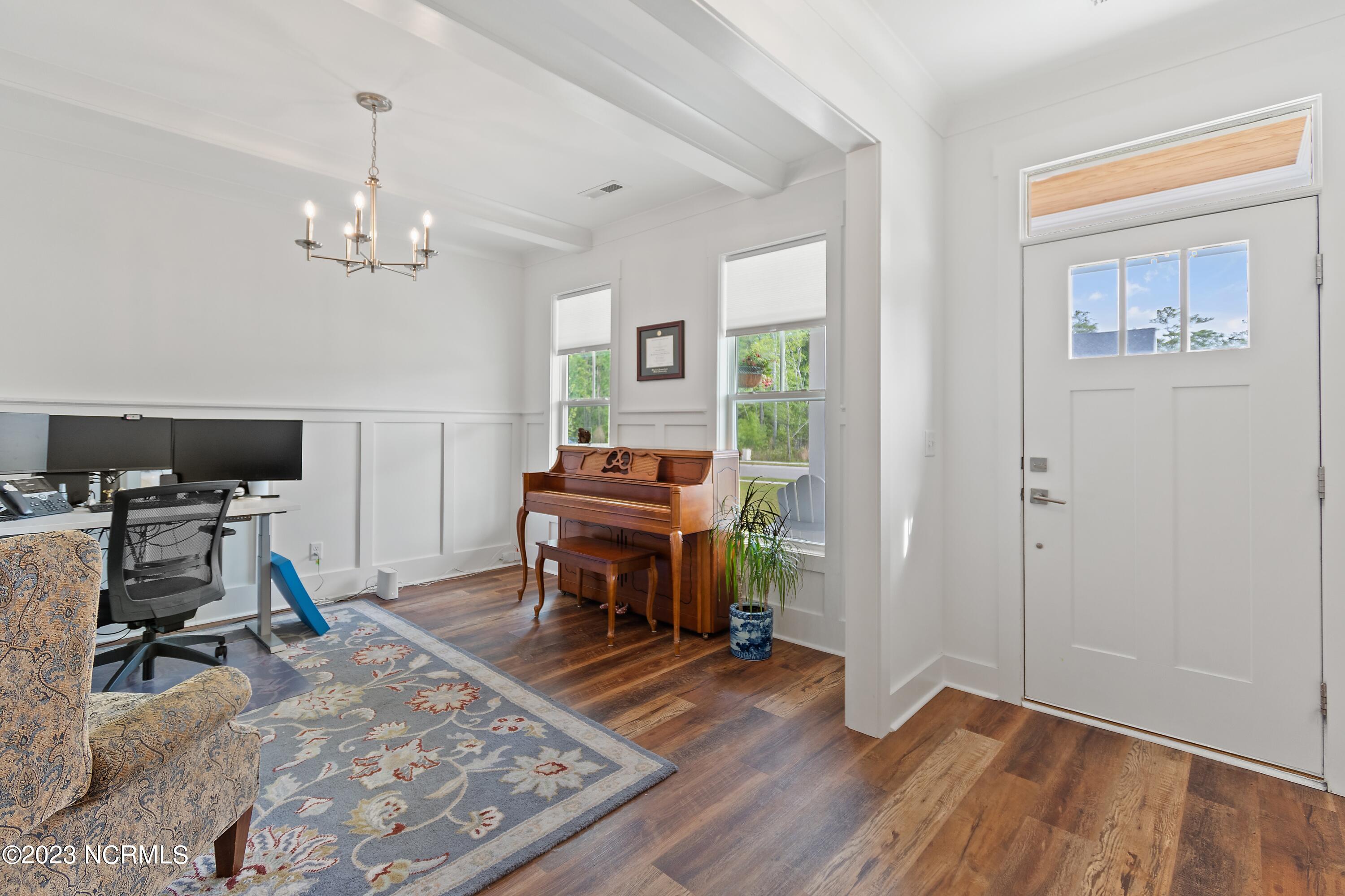 484 Crown Pointe Drive