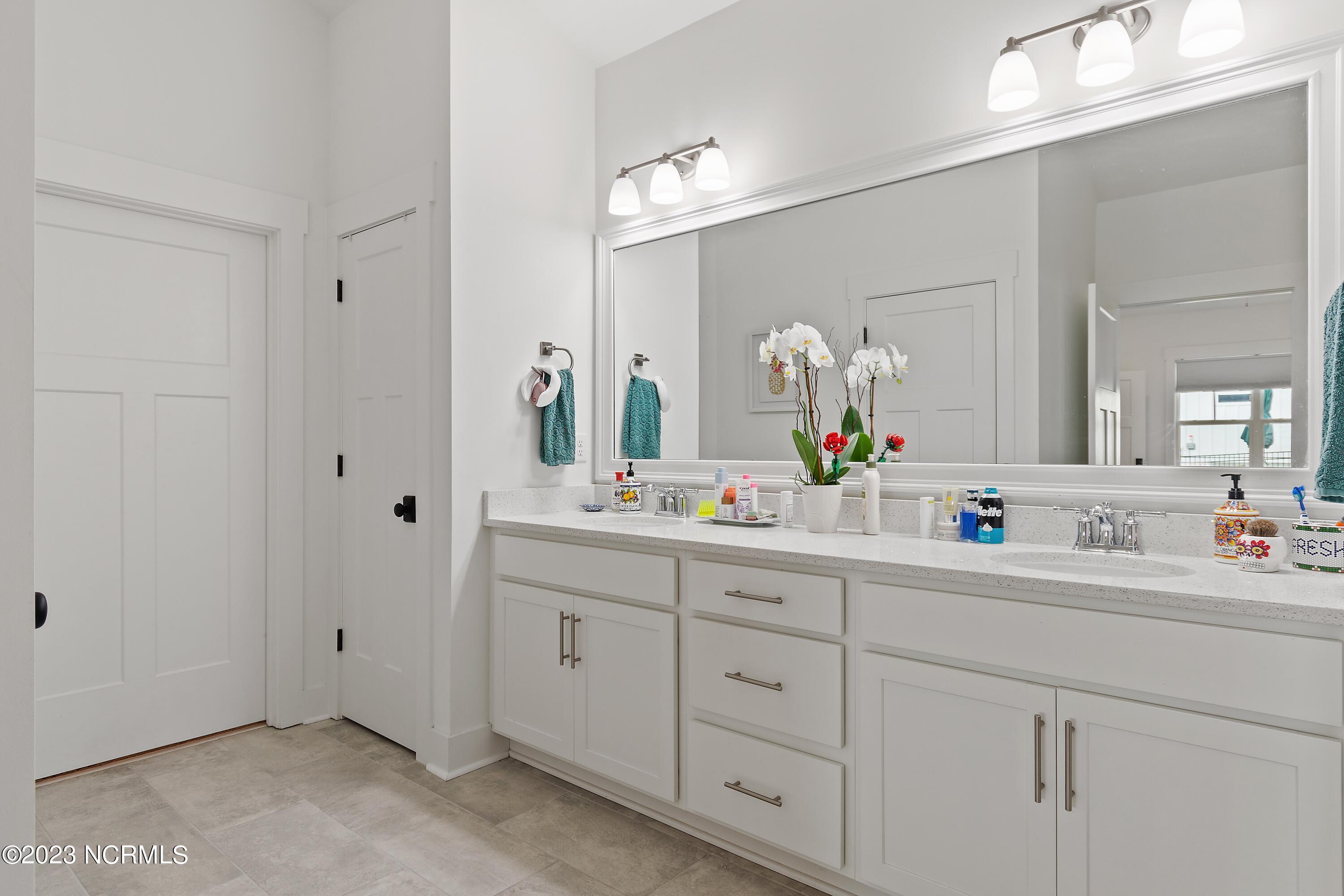 484 Crown Pointe Drive