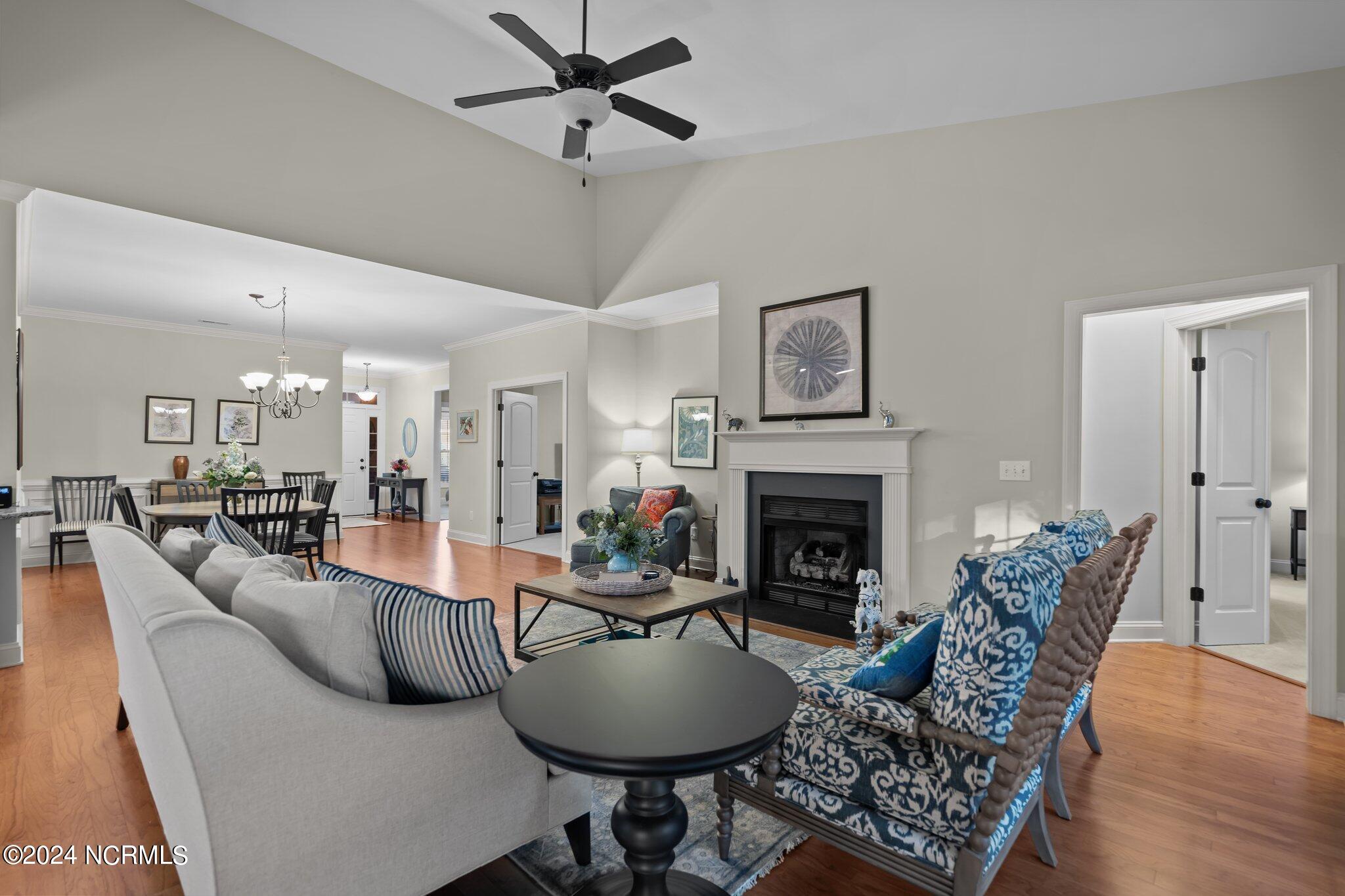 2422 W Oak Bridge Way NE