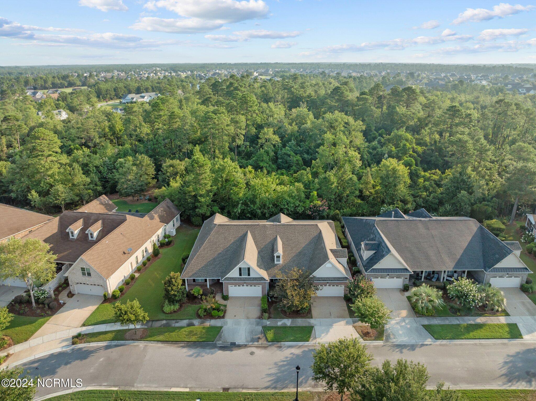2422 W Oak Bridge Way NE