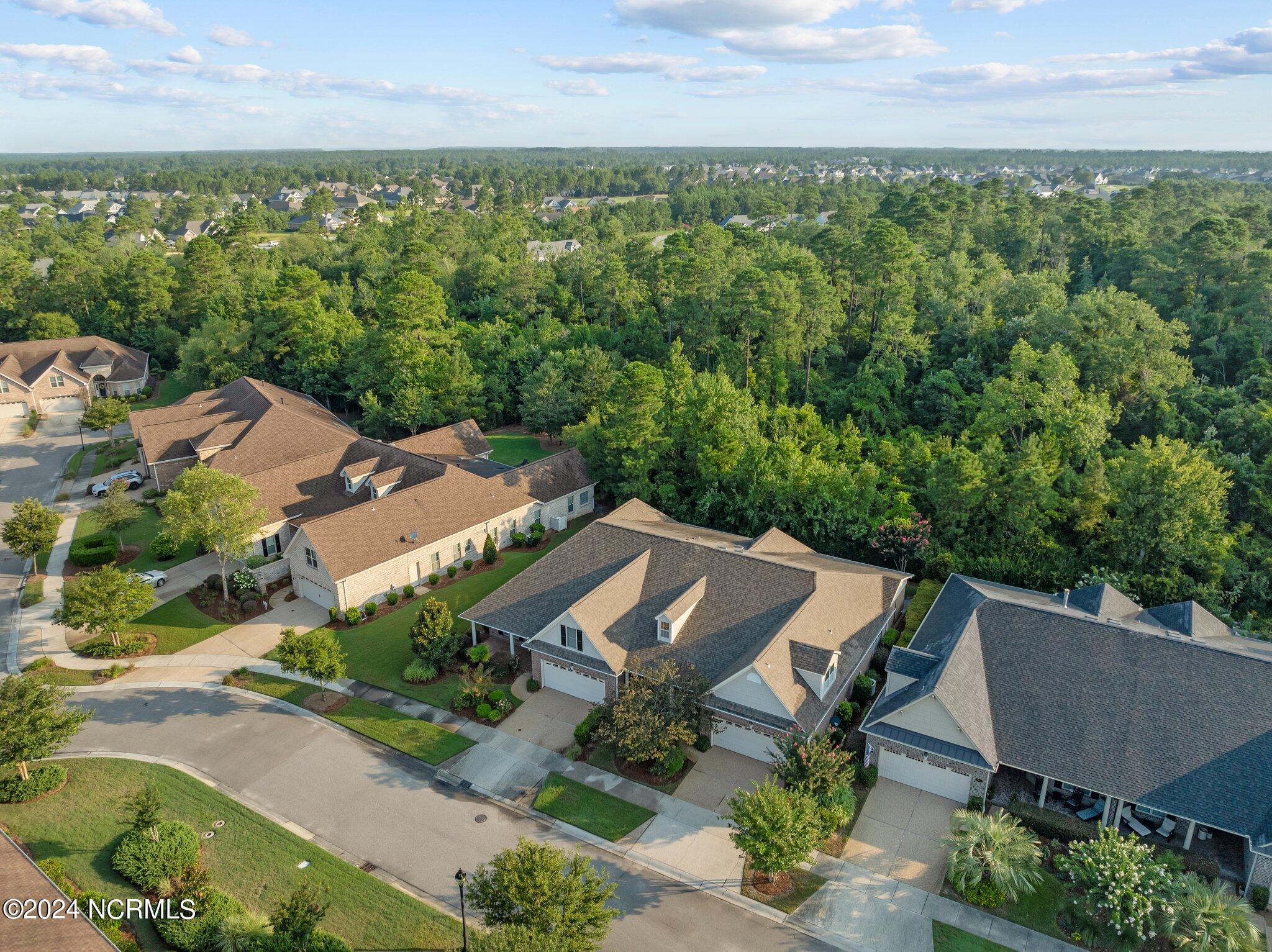 2422 W Oak Bridge Way NE