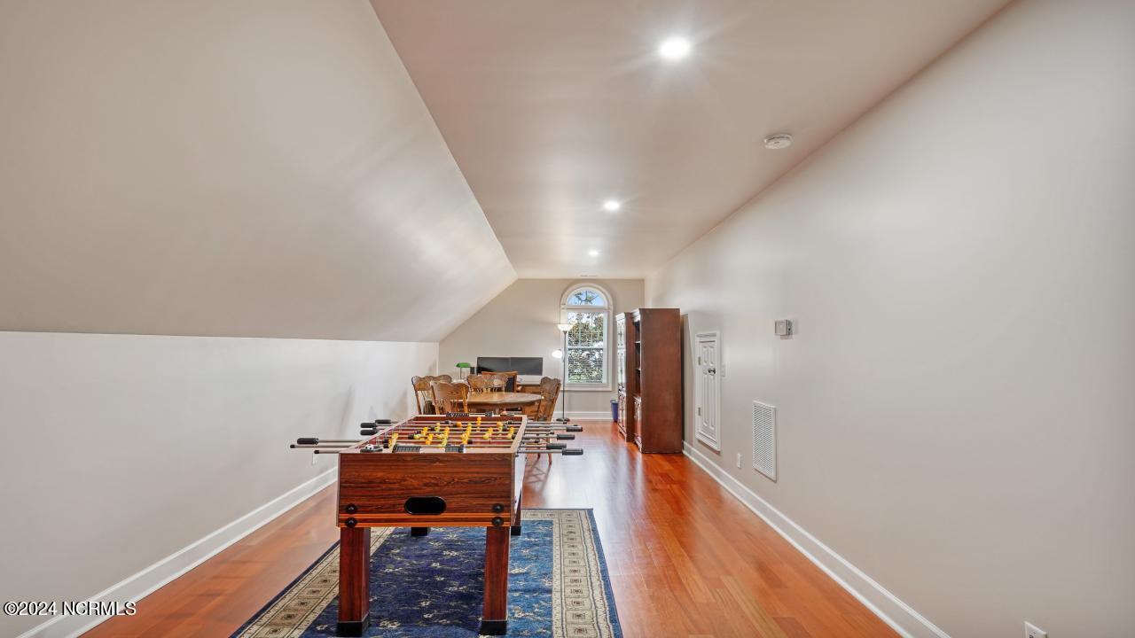 1077 Ridgemont Drive