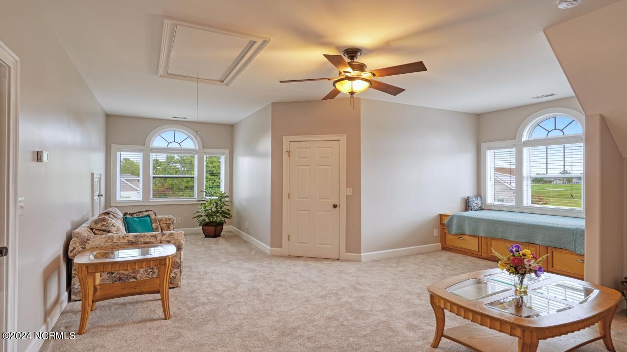 1077 Ridgemont Drive