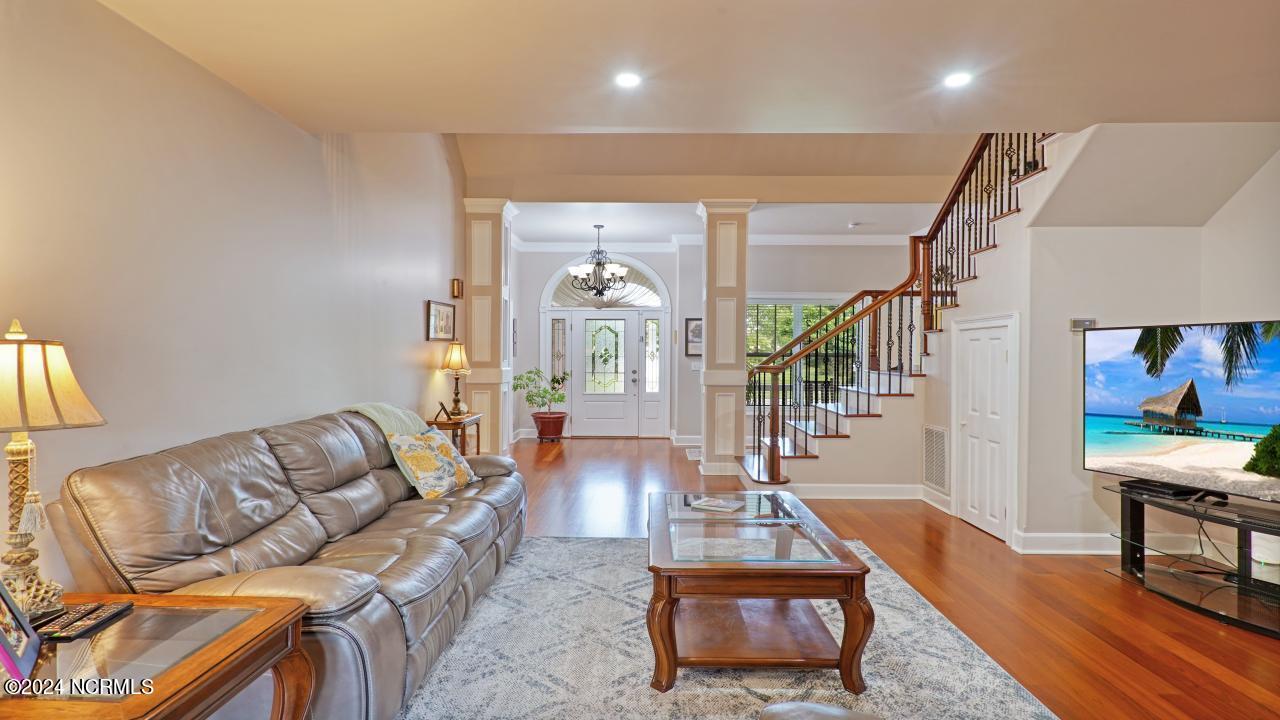 1077 Ridgemont Drive