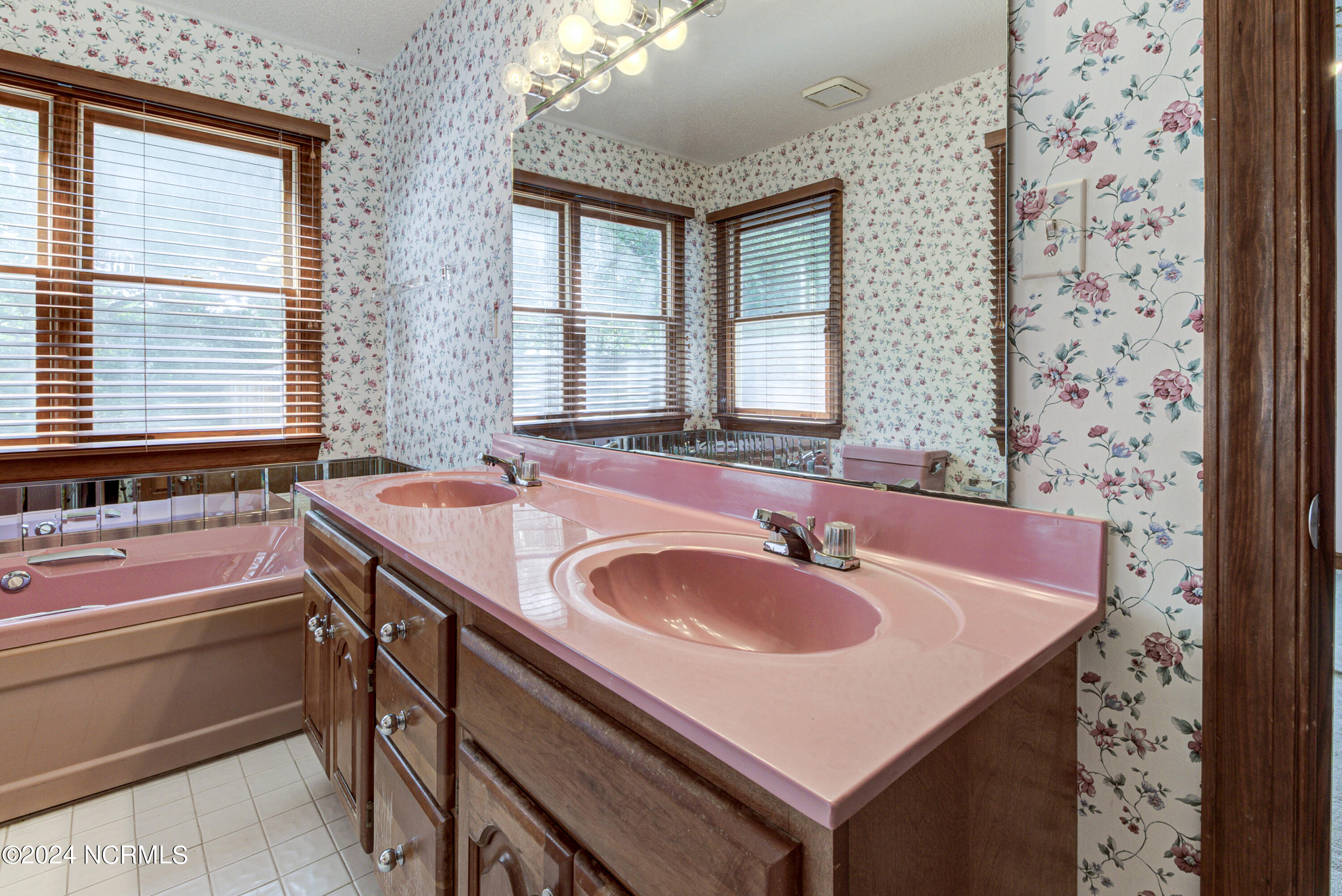 105 Cromwell Circle