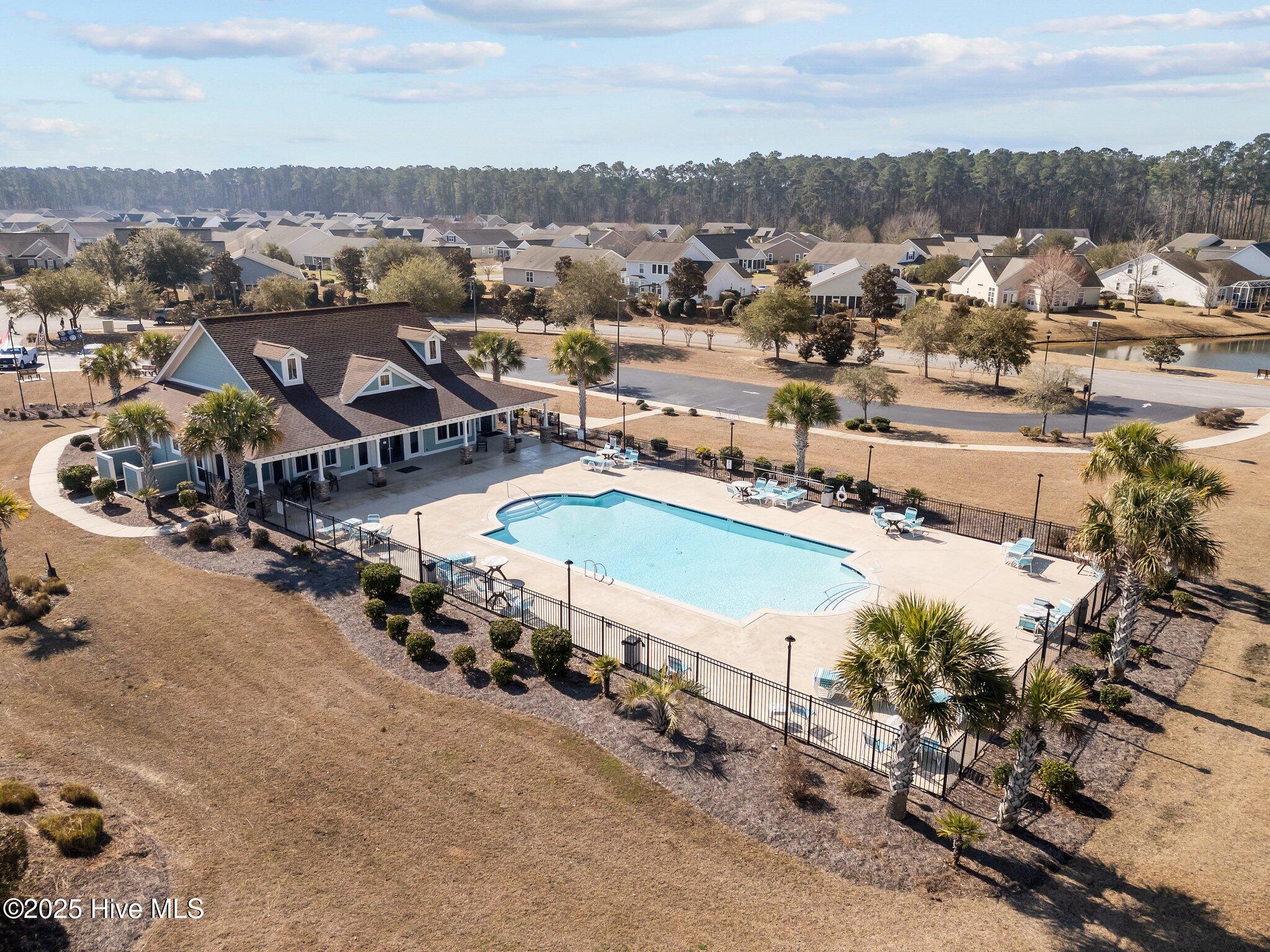 608 Dellcastle Court NW