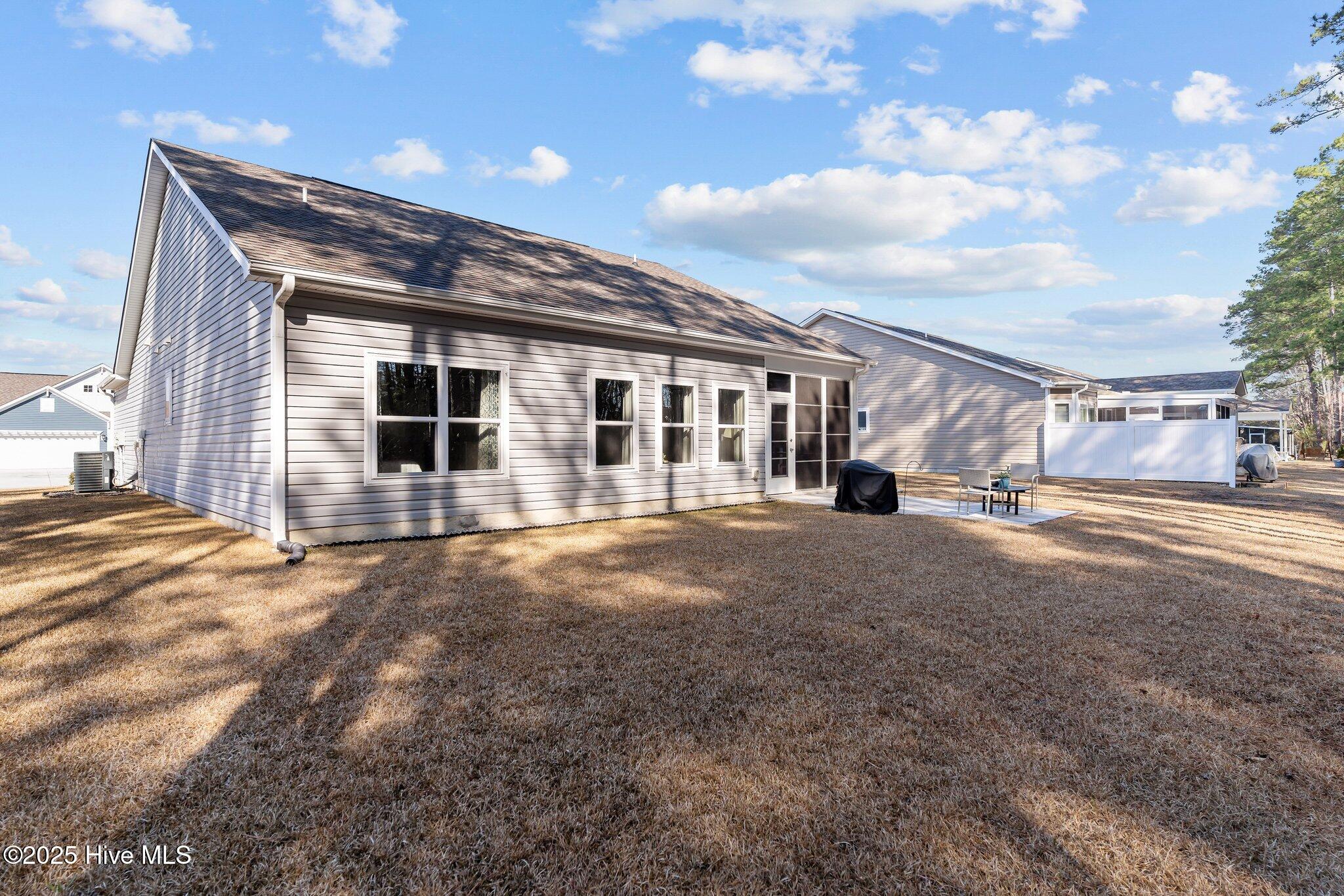 608 Dellcastle Court NW