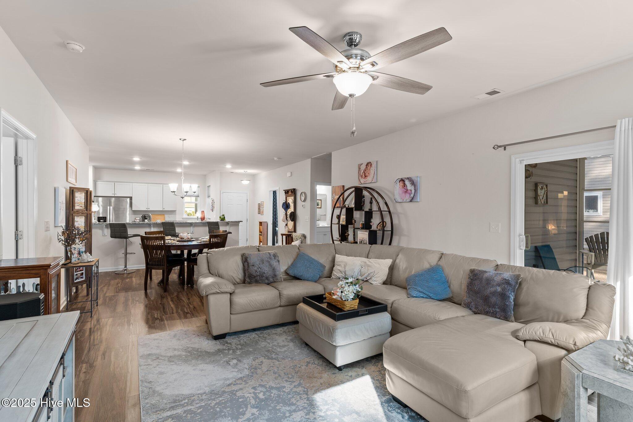 608 Dellcastle Court NW