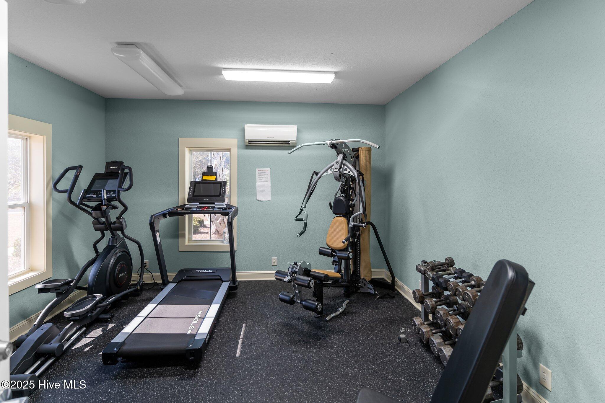 608 Dellcastle Court NW