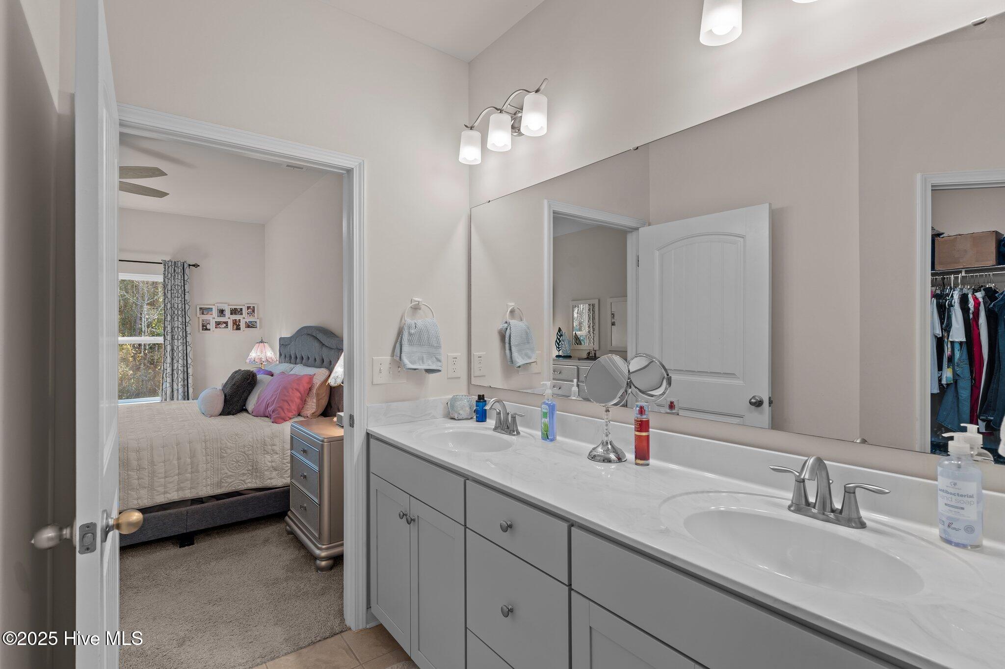 608 Dellcastle Court NW