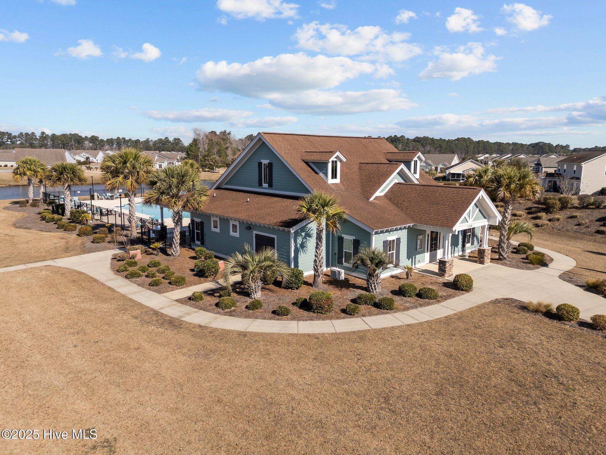 608 Dellcastle Court NW