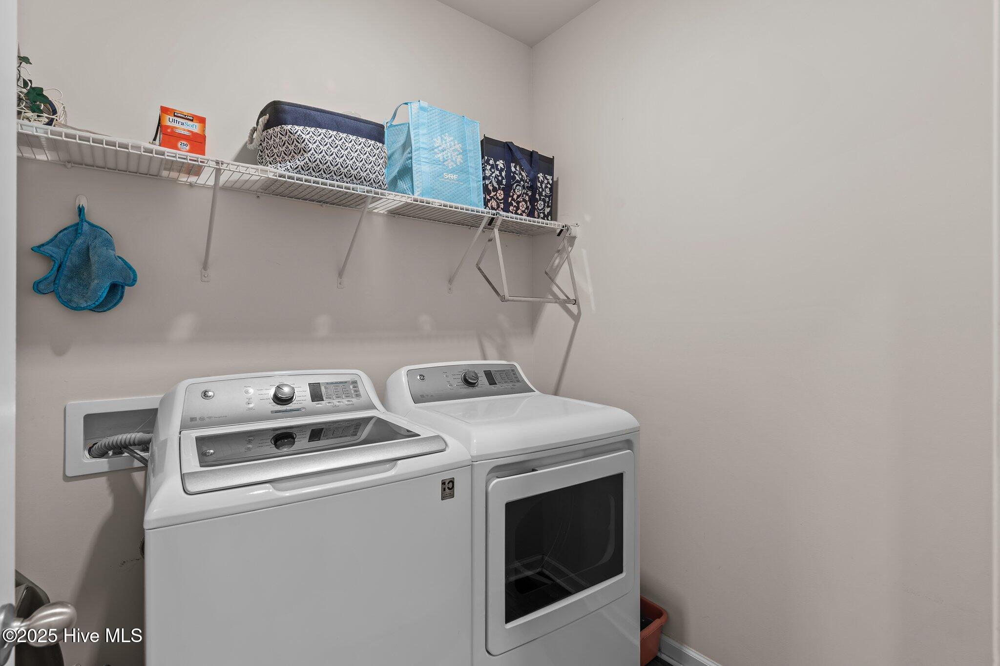 608 Dellcastle Court NW