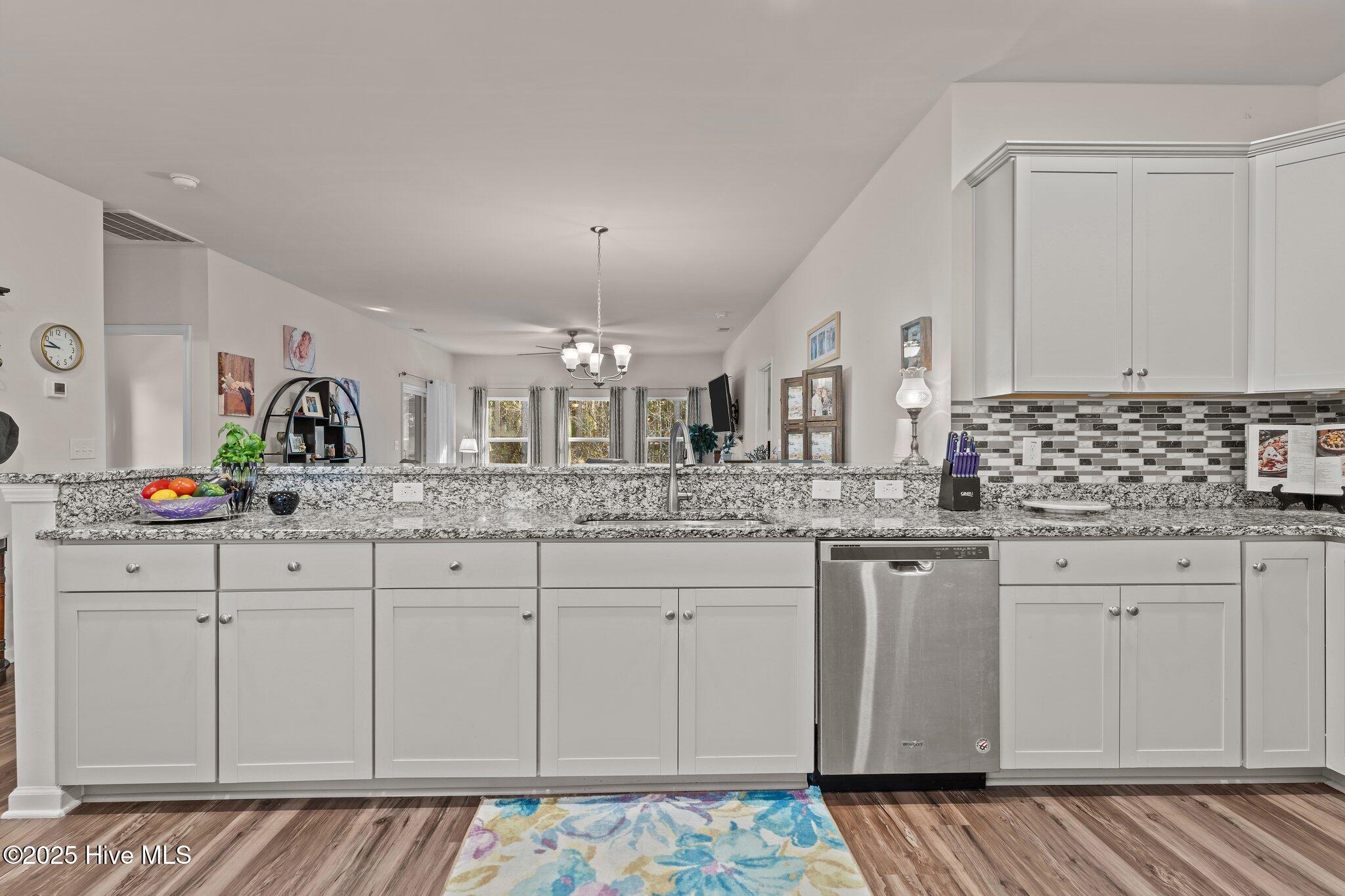 608 Dellcastle Court NW