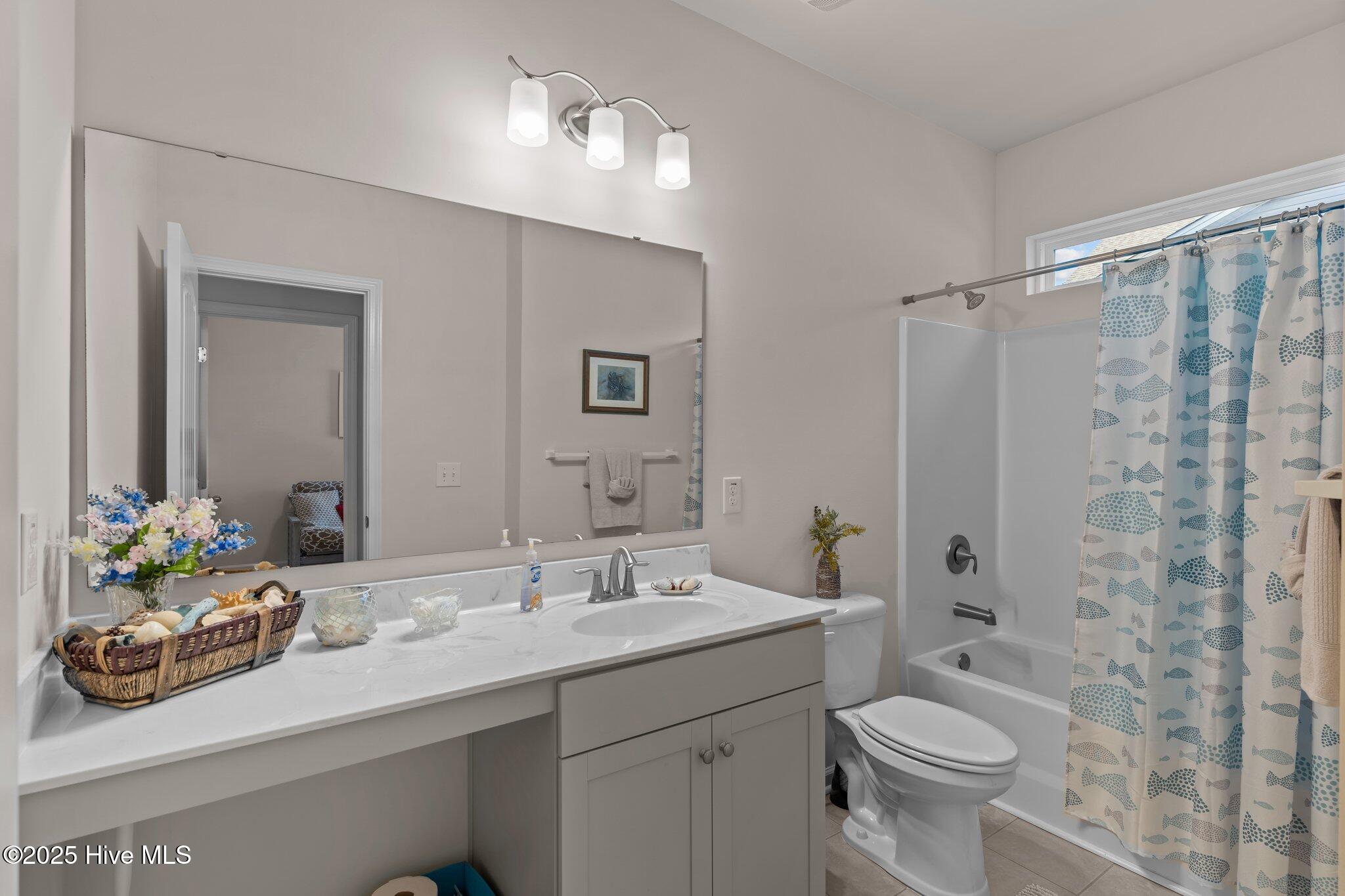 608 Dellcastle Court NW