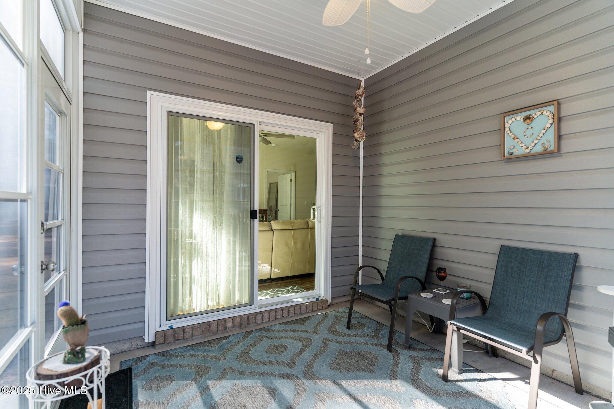 608 Dellcastle Court NW