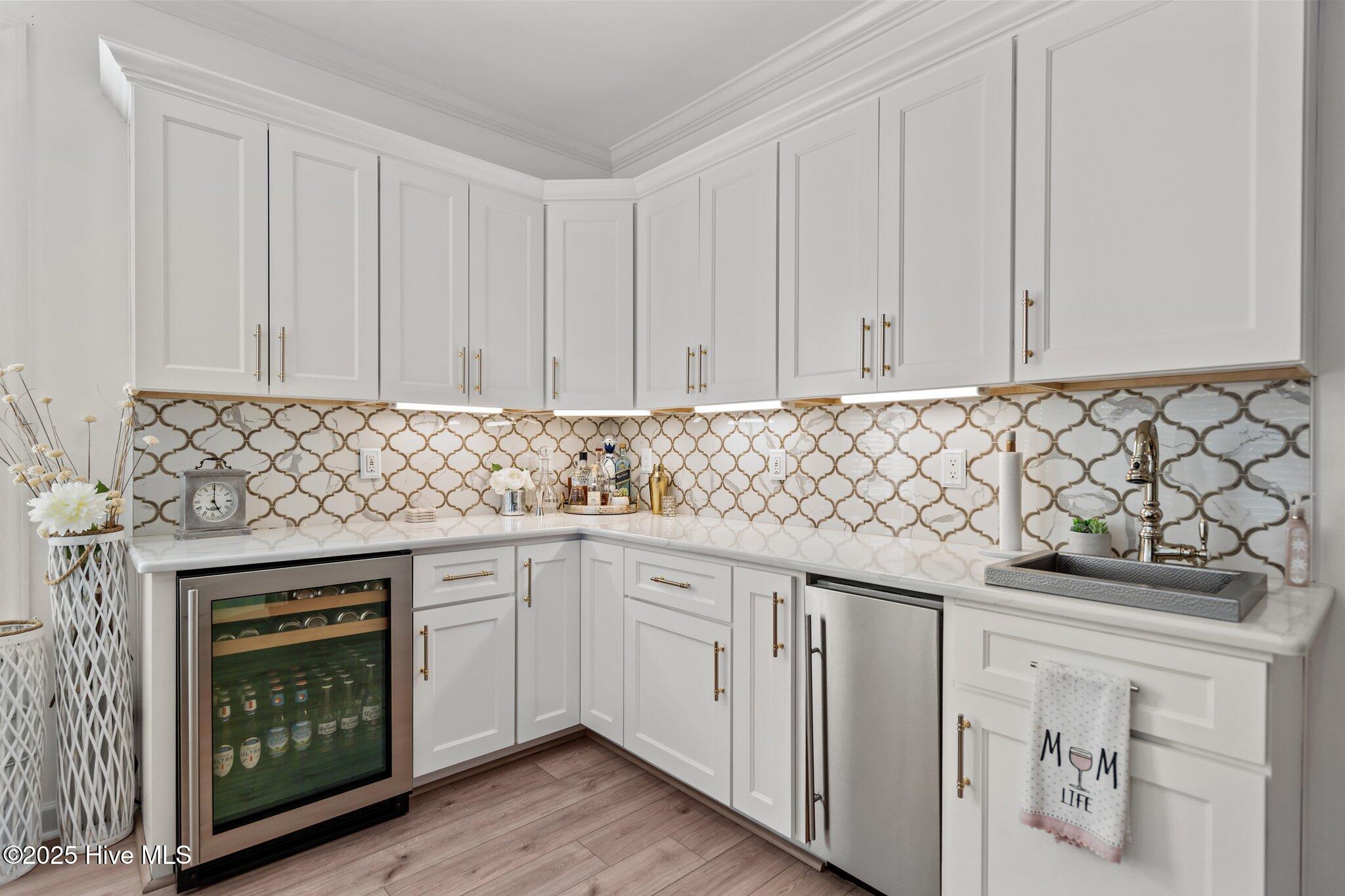 6151 Willow Glen Drive