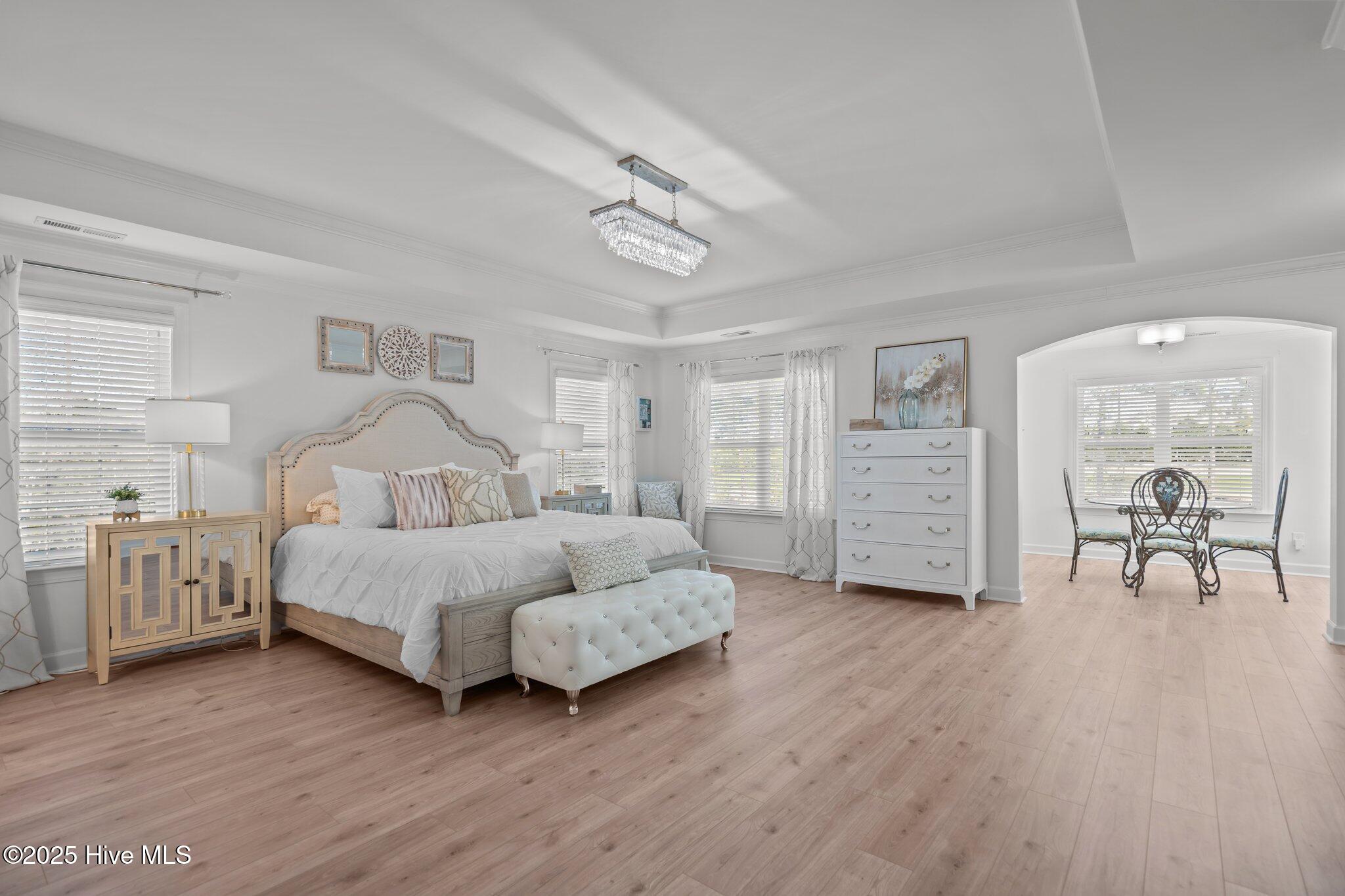 6151 Willow Glen Drive