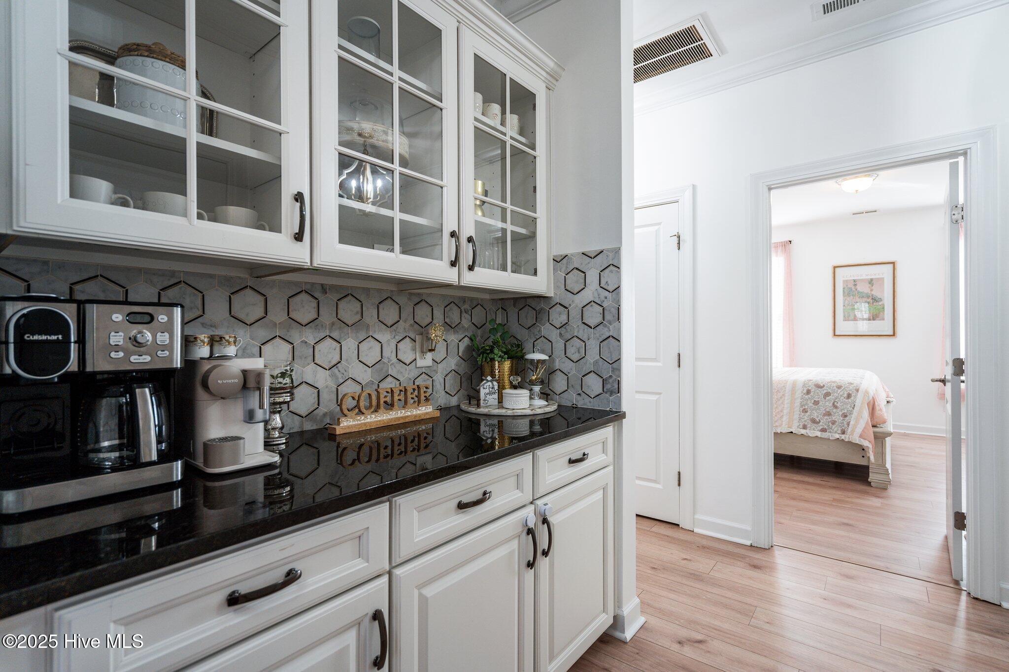 6151 Willow Glen Drive