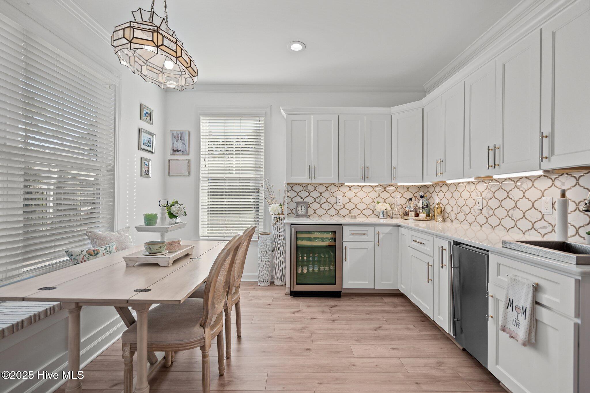 6151 Willow Glen Drive