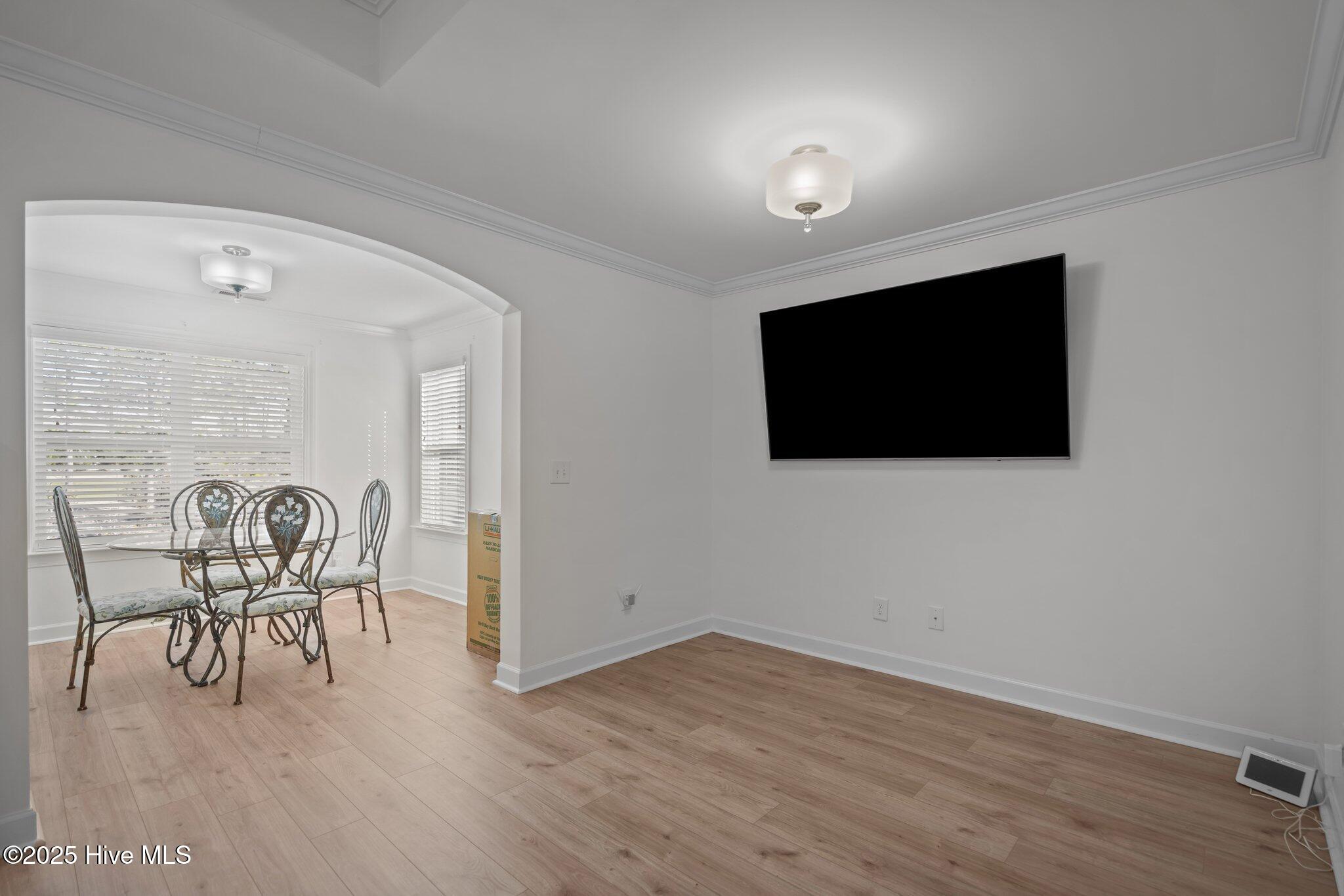 6151 Willow Glen Drive