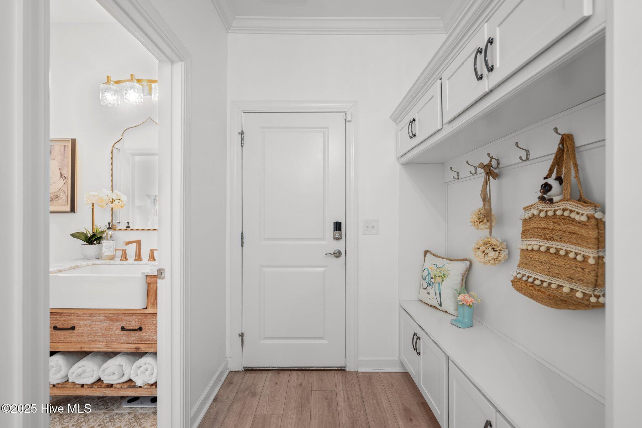 6151 Willow Glen Drive