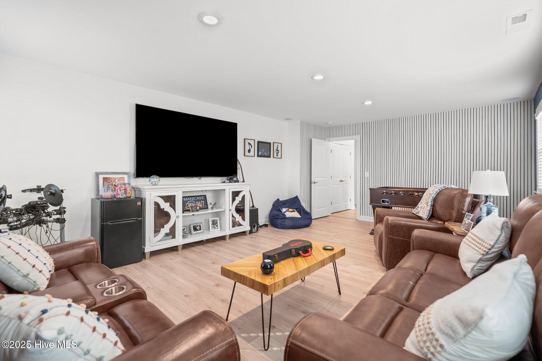 6151 Willow Glen Drive