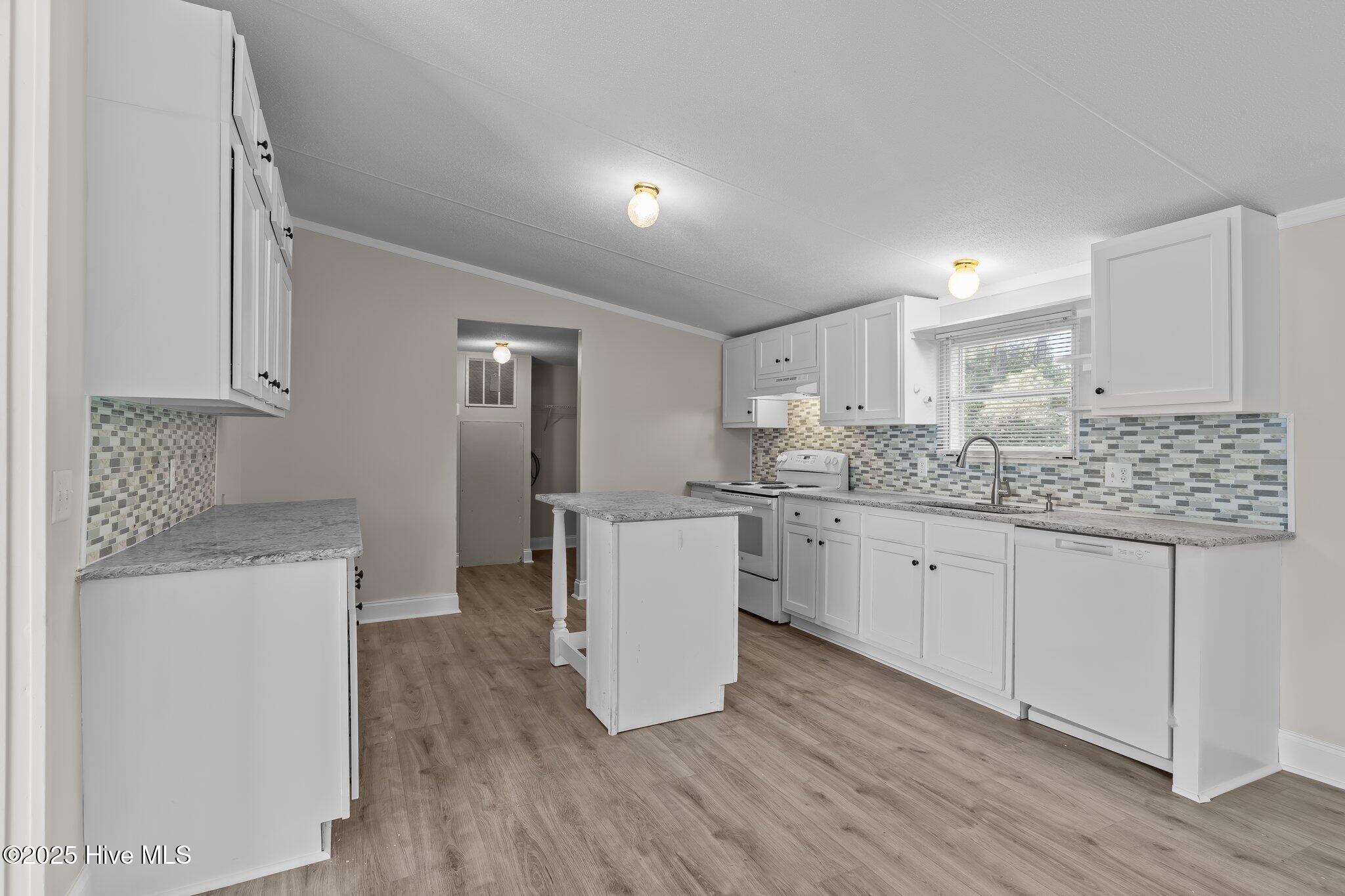 2951 Lone Tree Court