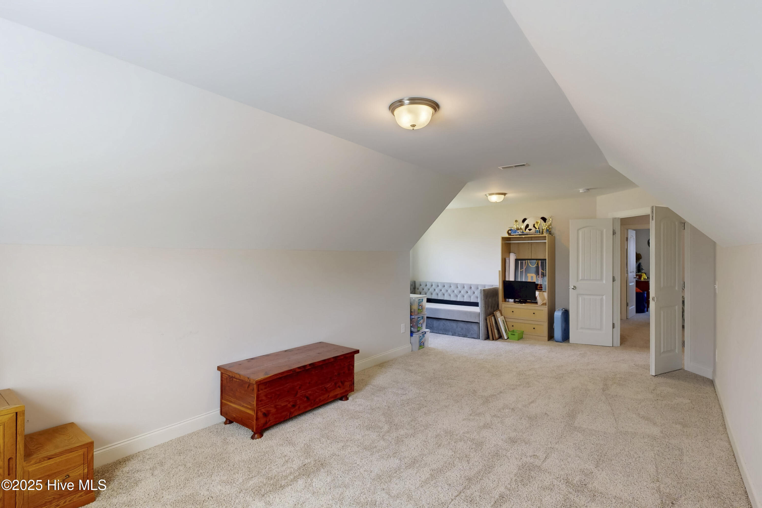 110 E Goldeneye Court