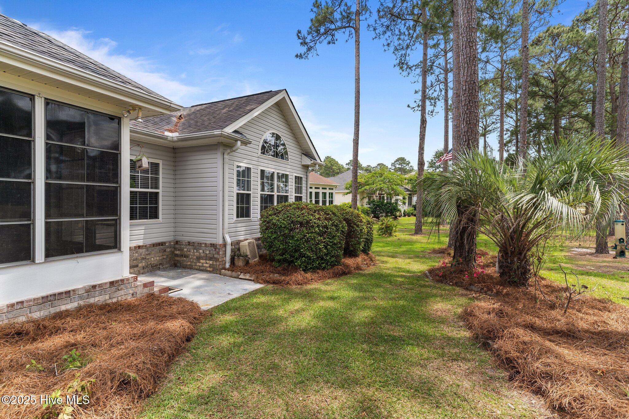 533 Montaigne Court NW