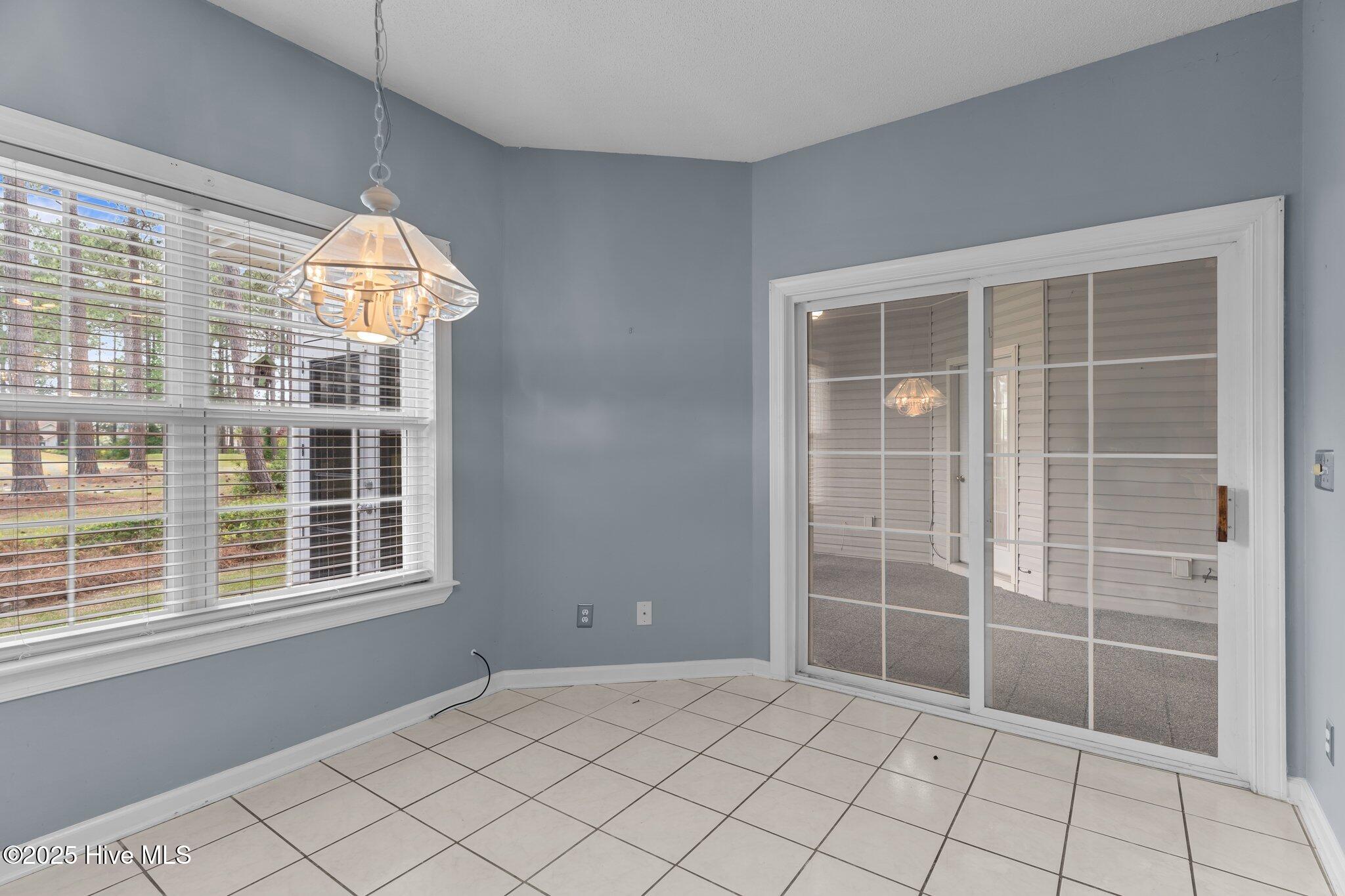 533 Montaigne Court NW