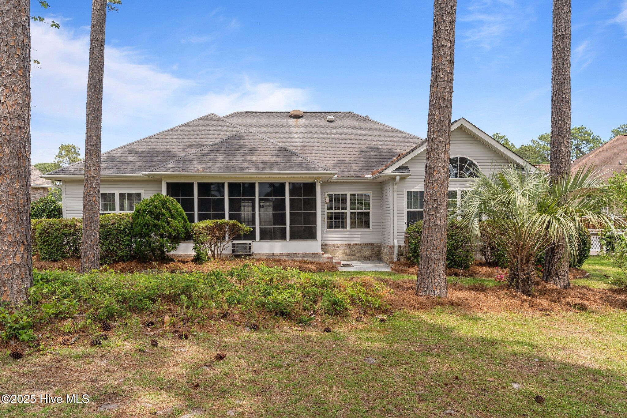 533 Montaigne Court NW