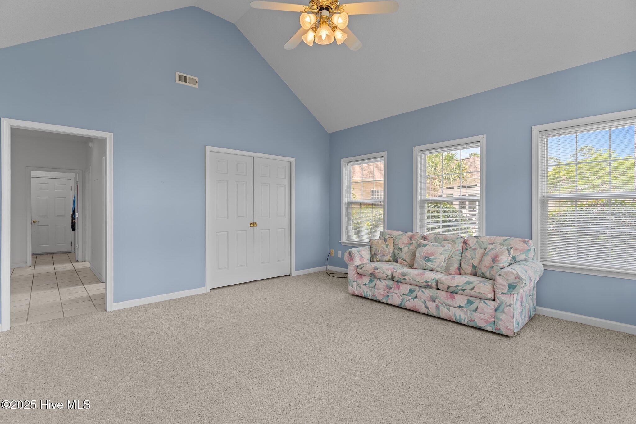 533 Montaigne Court NW