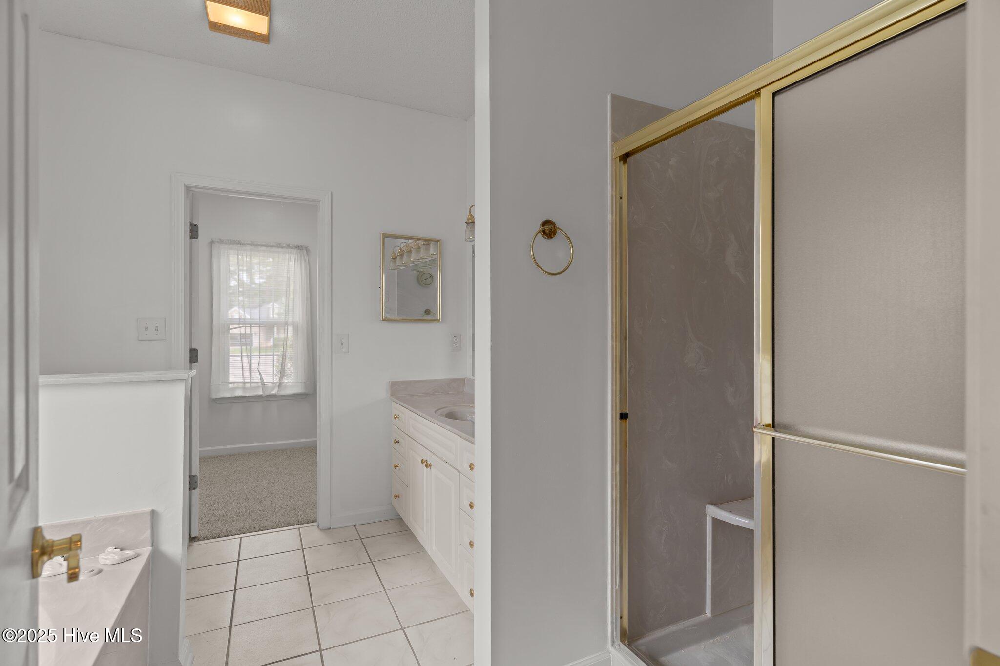 533 Montaigne Court NW