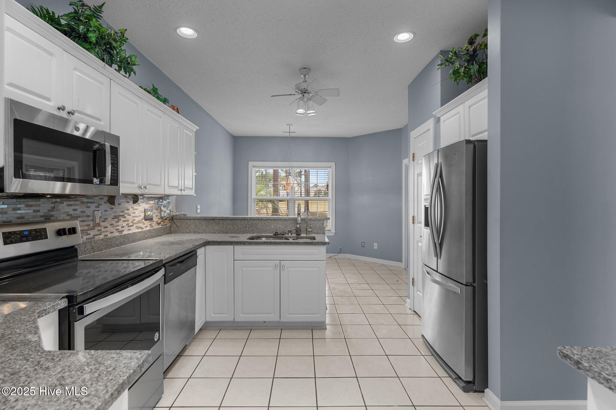 533 Montaigne Court NW