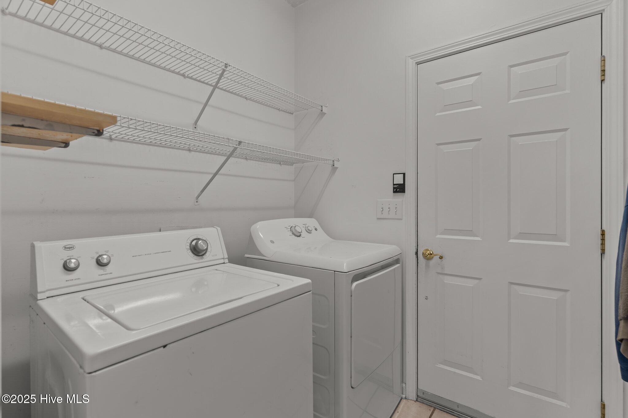 533 Montaigne Court NW