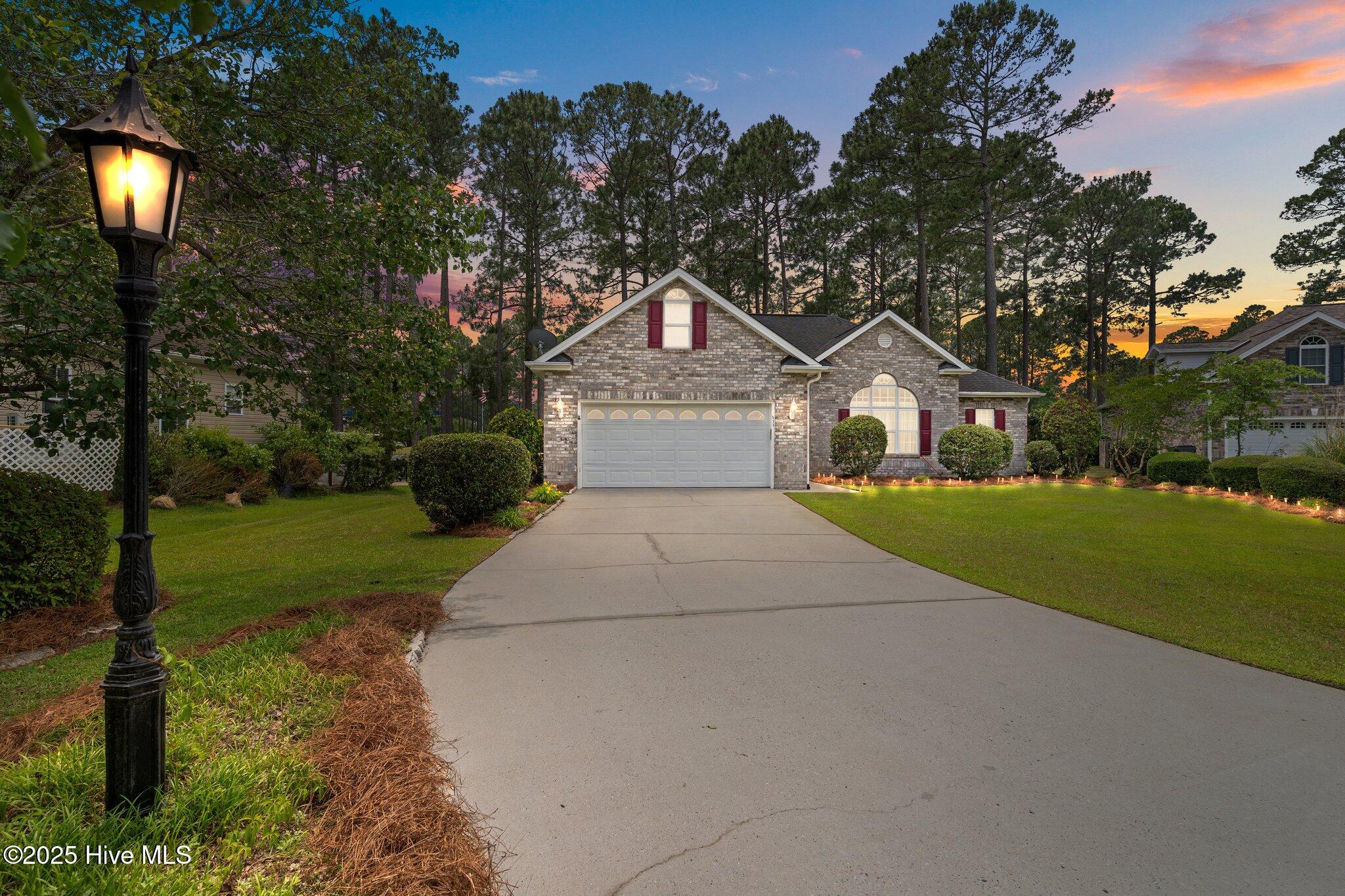 533 Montaigne Court NW