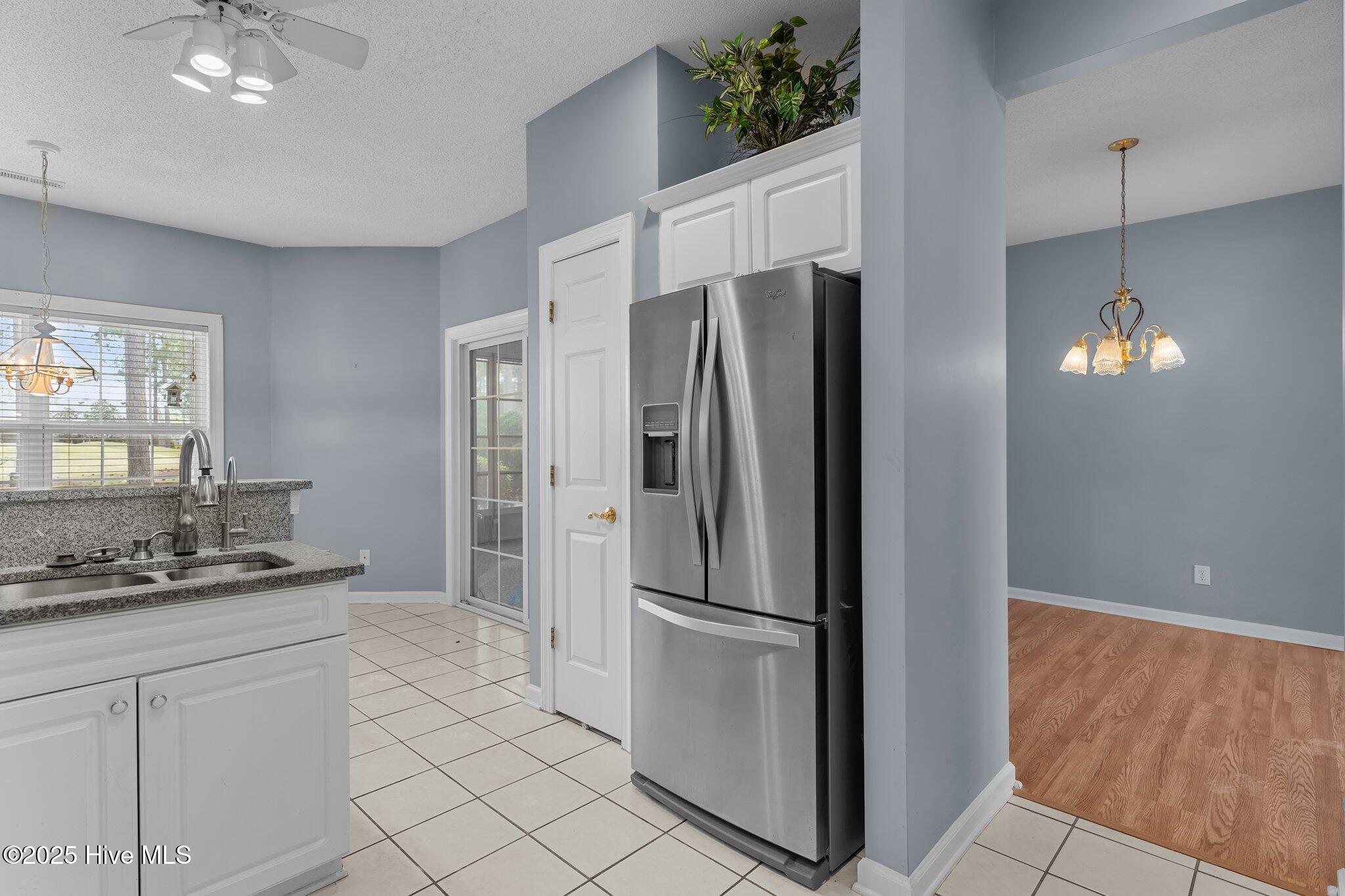 533 Montaigne Court NW