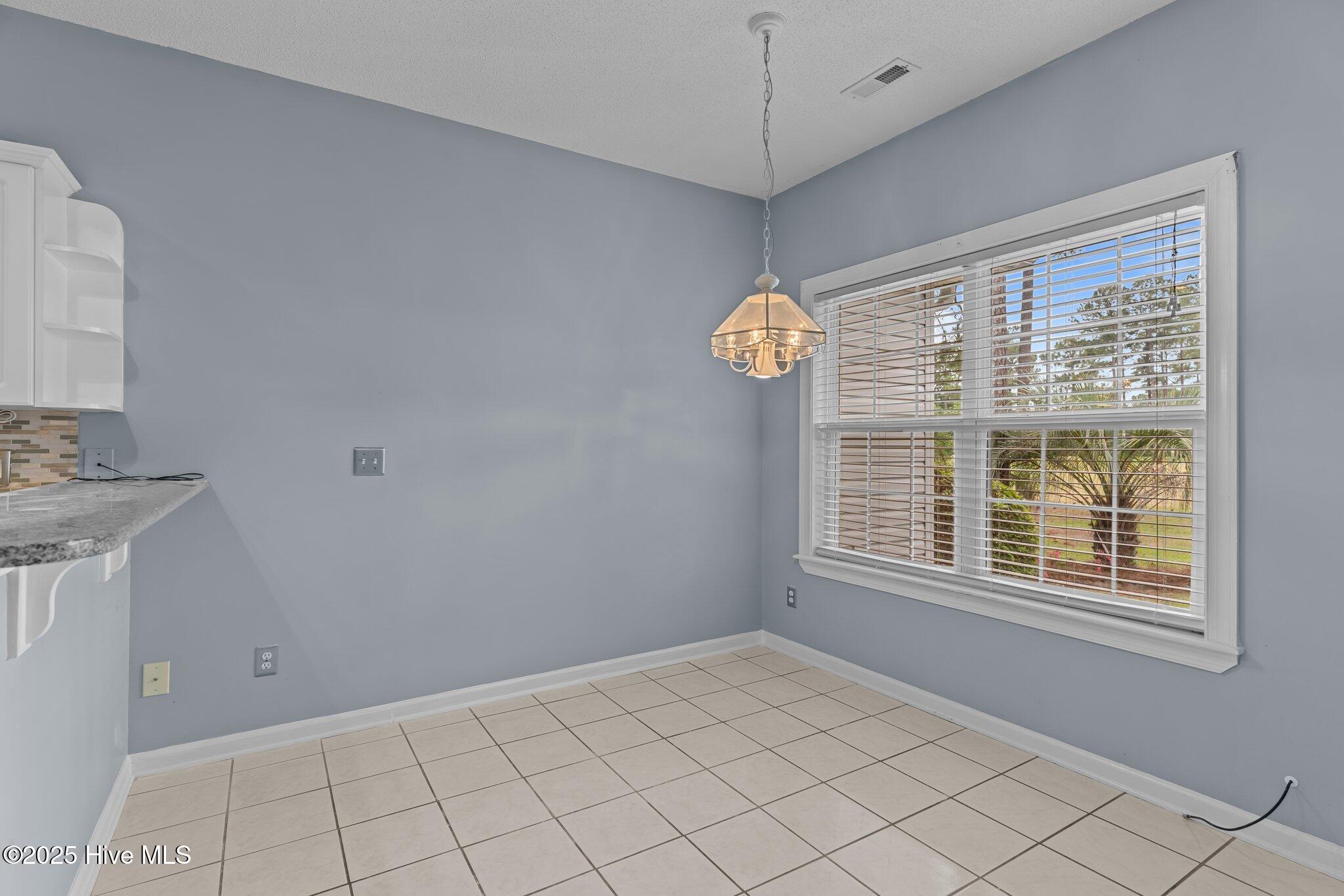 533 Montaigne Court NW