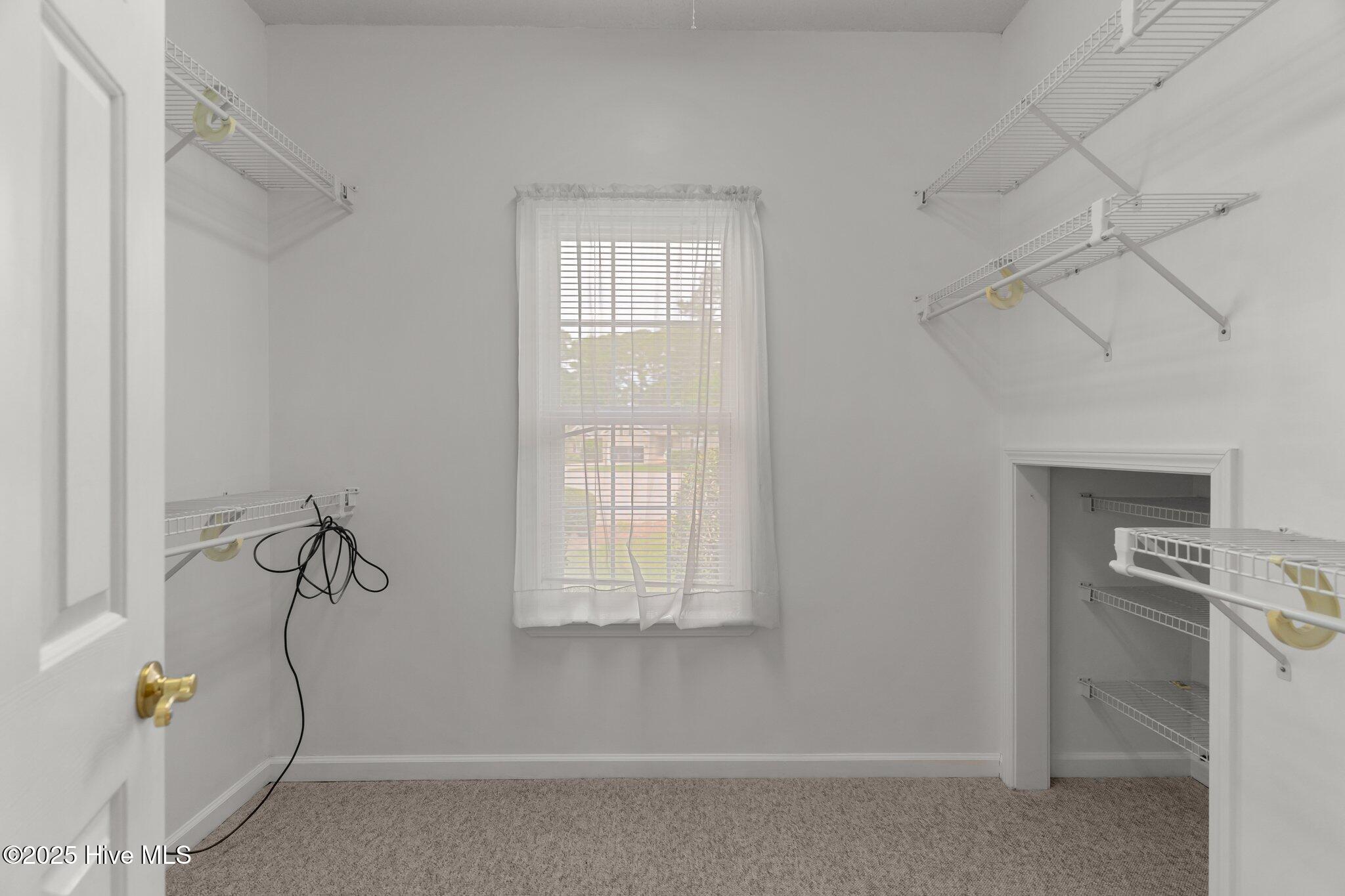 533 Montaigne Court NW