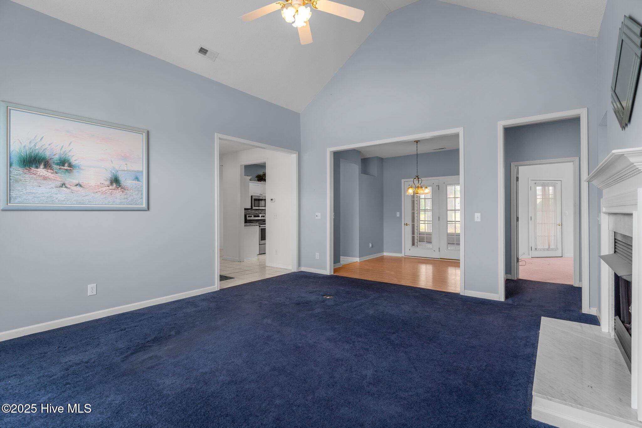 533 Montaigne Court NW