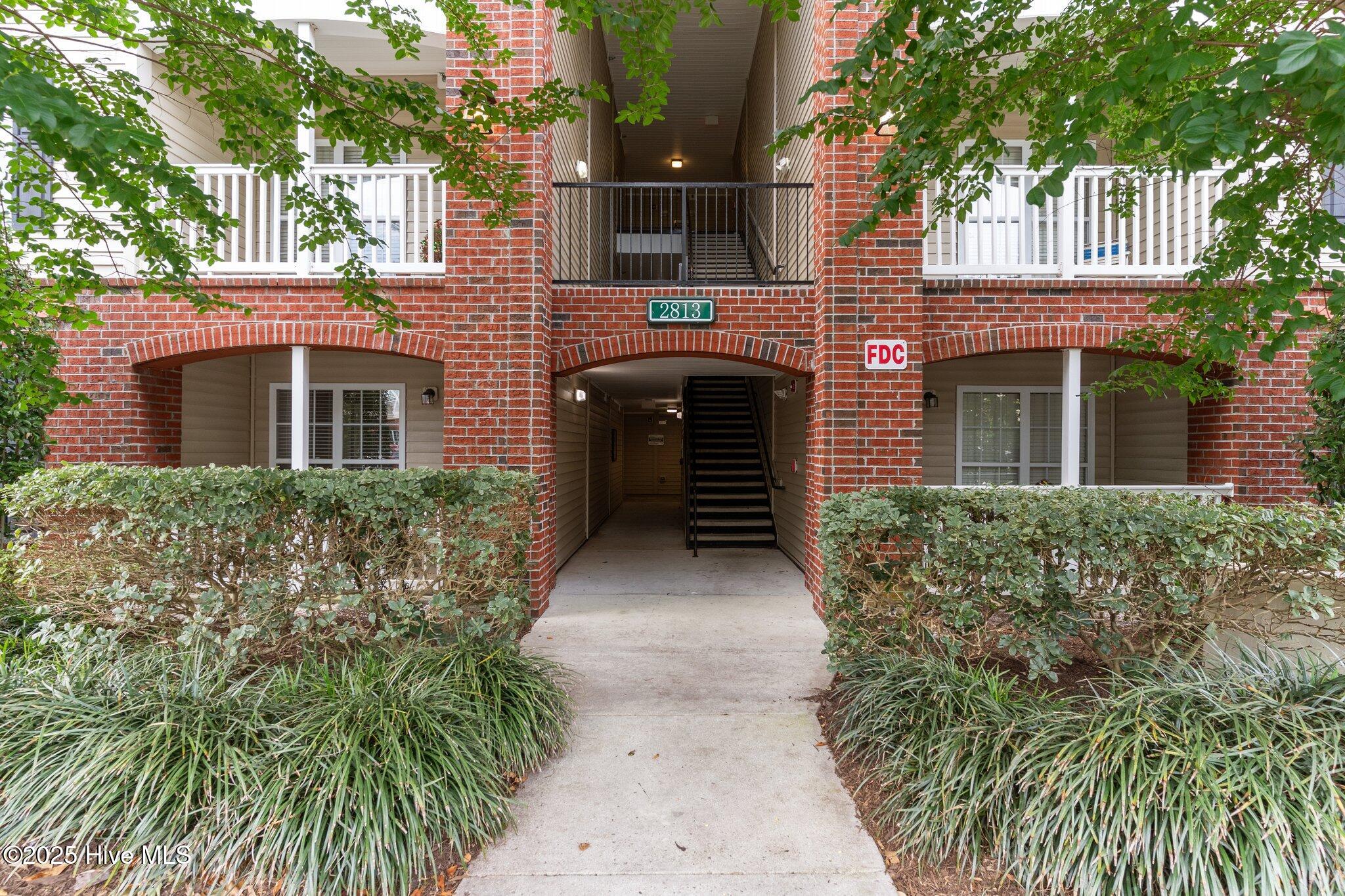 2813 Bloomfield Lane Unit 302