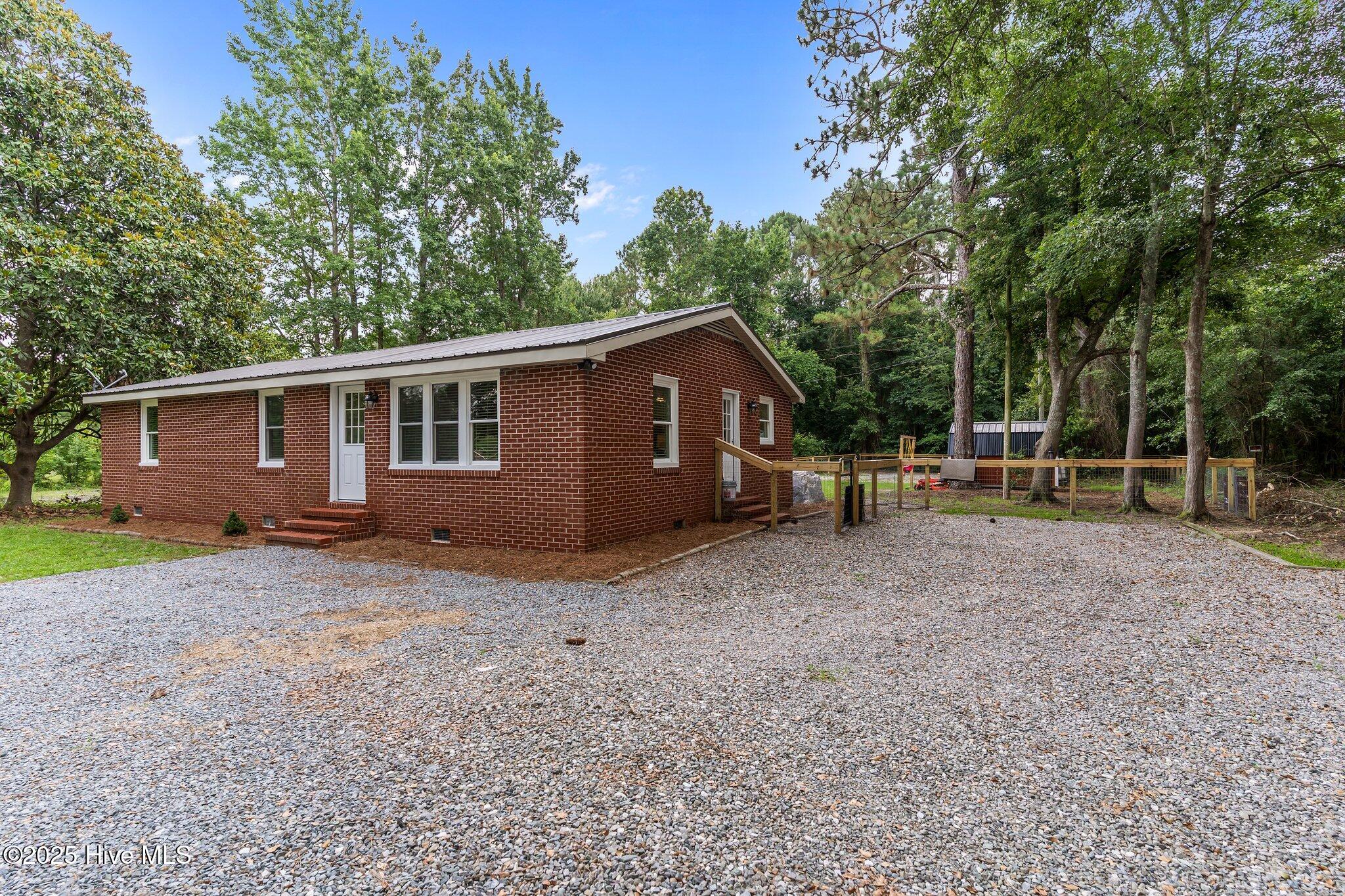 9433 Nc Highway 53 E