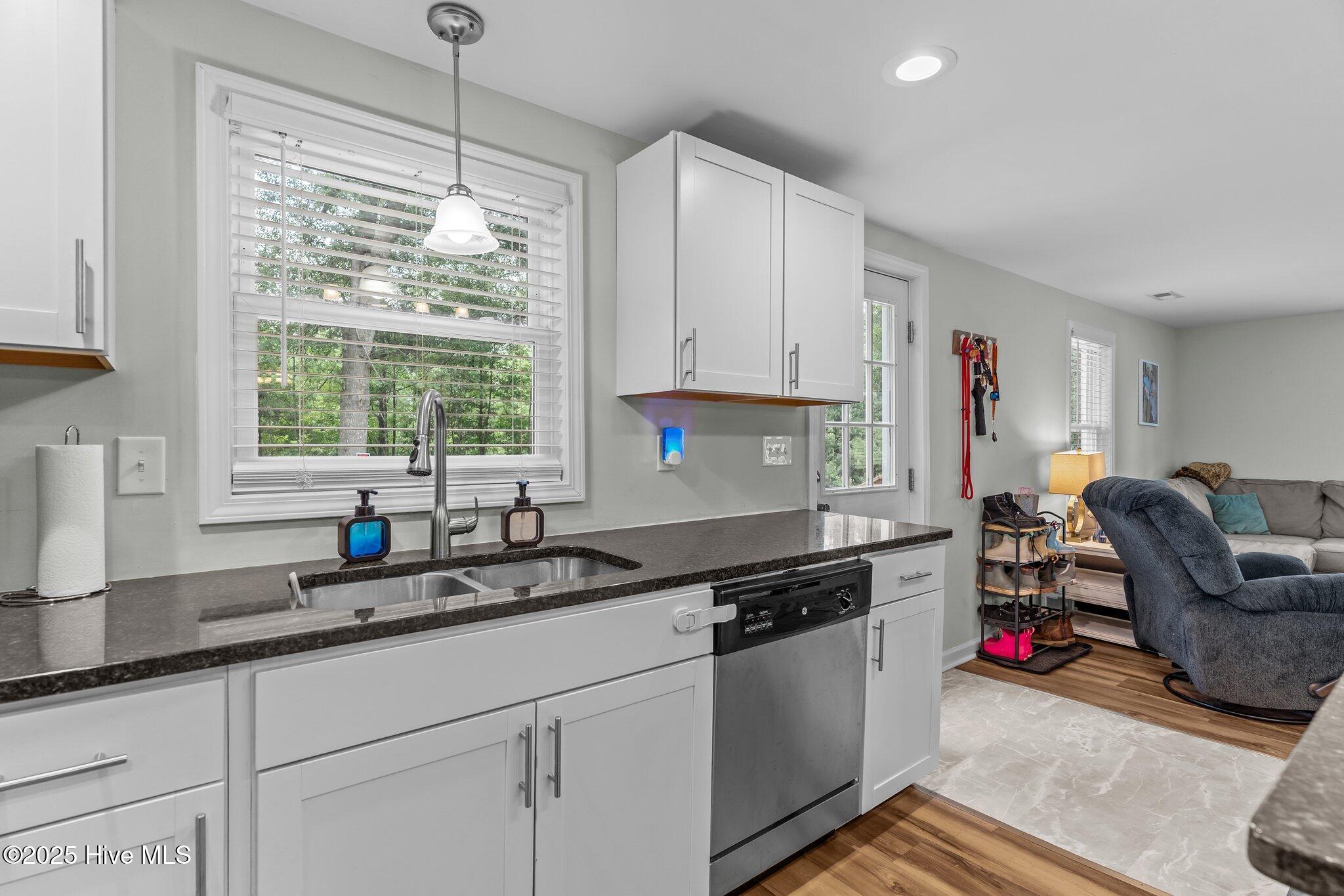 9433 Nc Highway 53 E