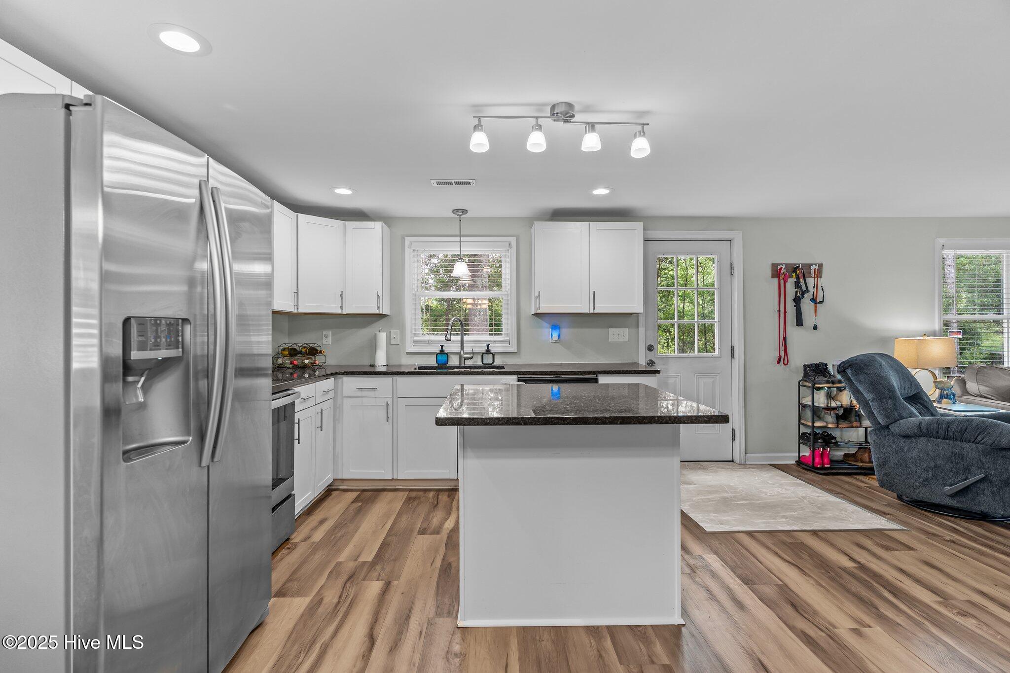 9433 Nc Highway 53 E