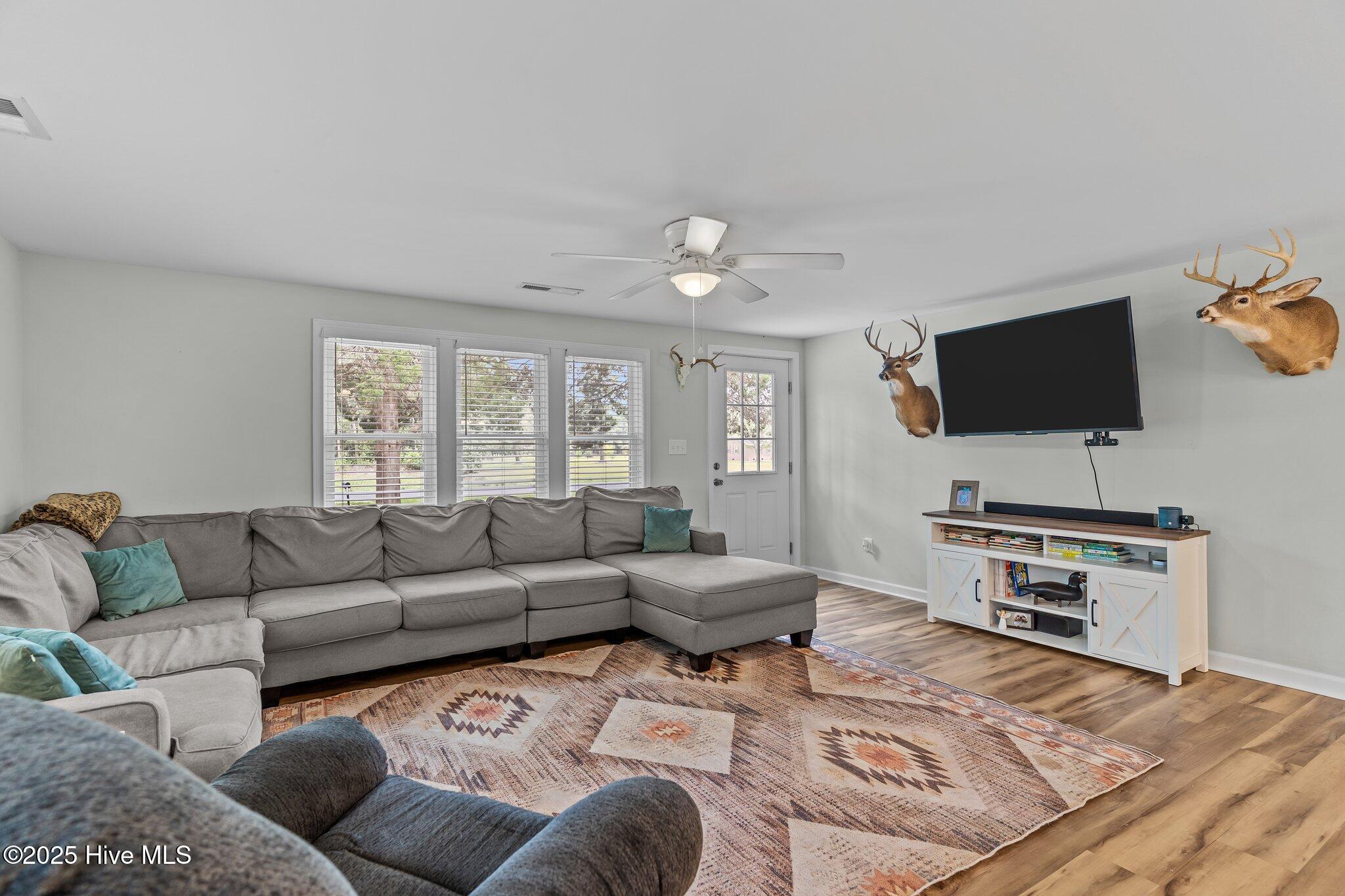 9433 Nc Highway 53 E