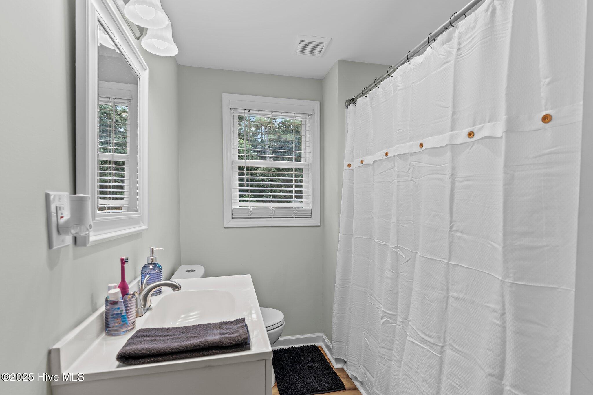 9433 Nc Highway 53 E